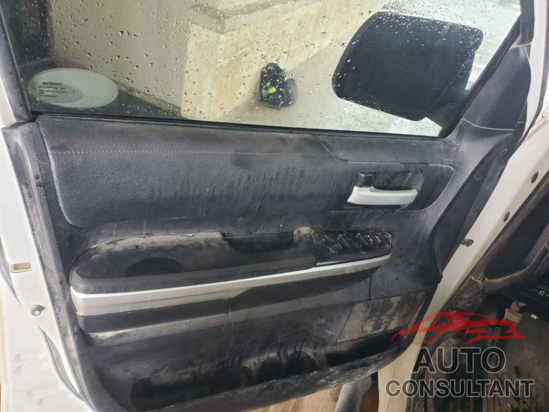 TOYOTA TUNDRA 2017 - 5TFUW5F1XHX645688