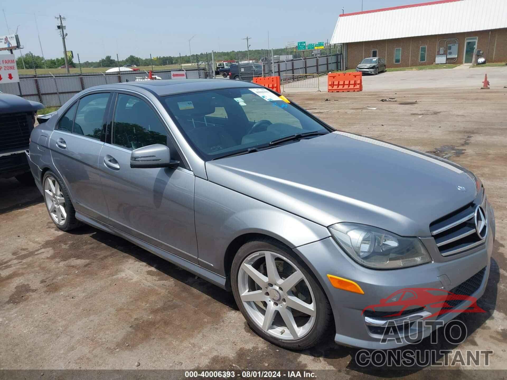 MERCEDES-BENZ C 300 2014 - WDDGF8AB3EA960139