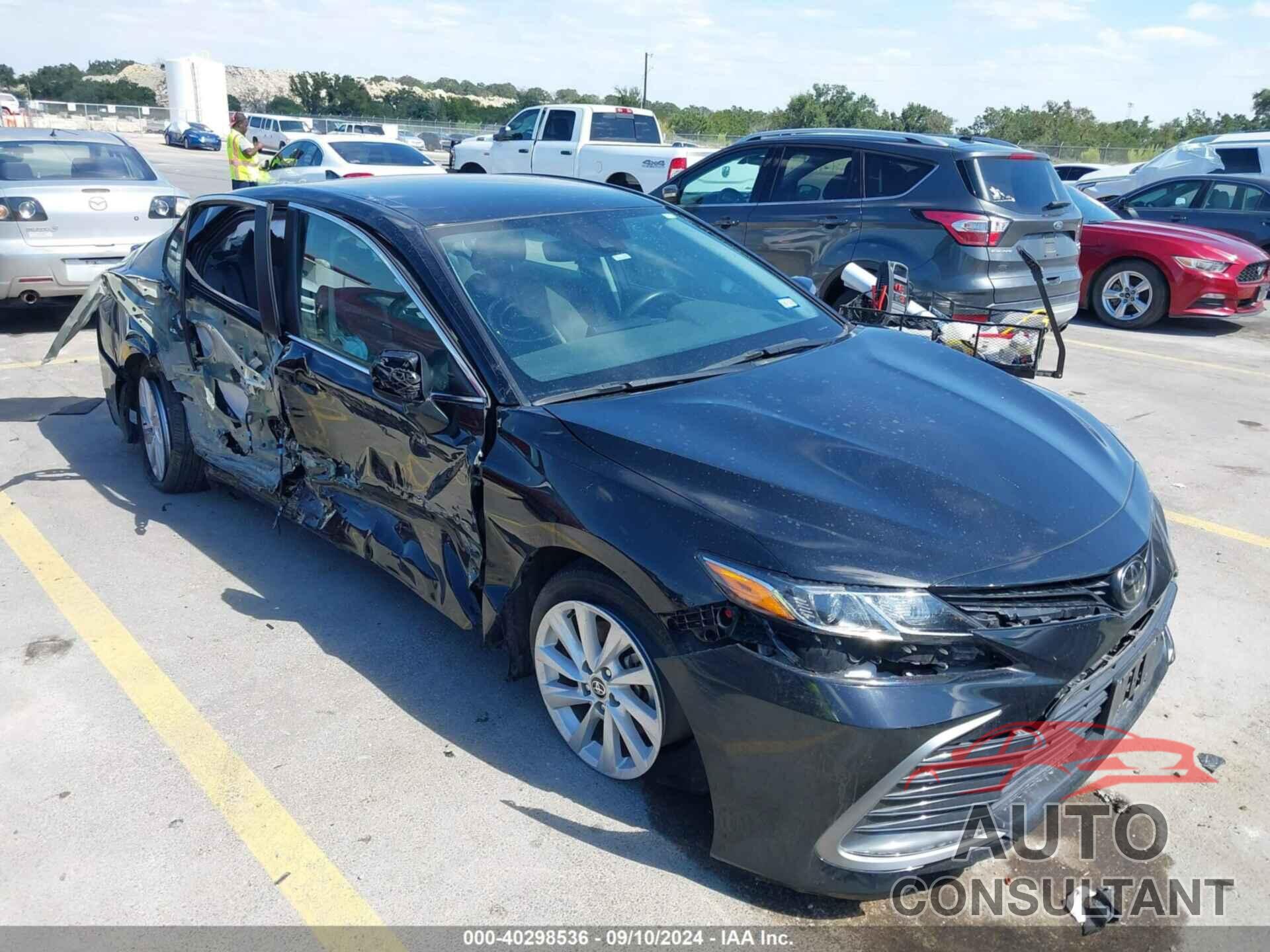 TOYOTA CAMRY 2022 - 4T1C11AK9NU050004