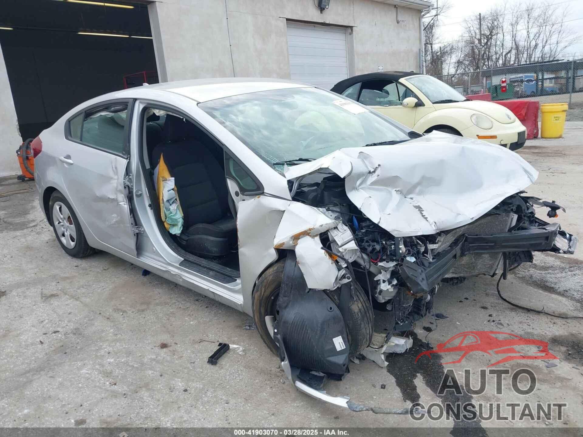 KIA FORTE 2018 - 3KPFK4A73JE243592