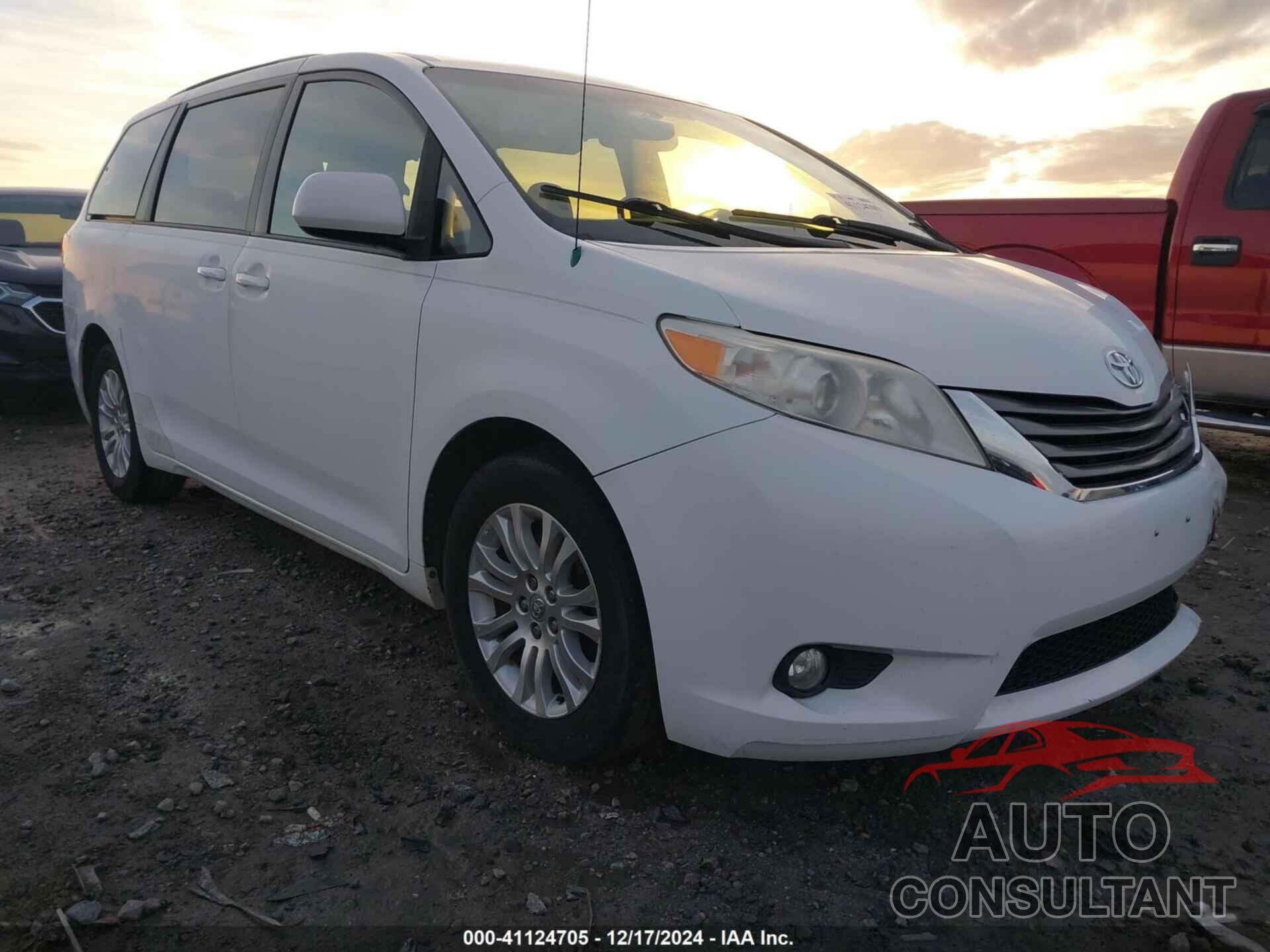 TOYOTA SIENNA 2011 - 5TDYK3DC3BS161414