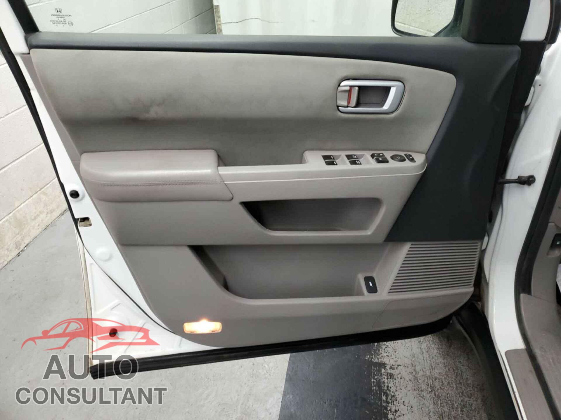HONDA PILOT 2013 - 5FNYF4H25DB013297
