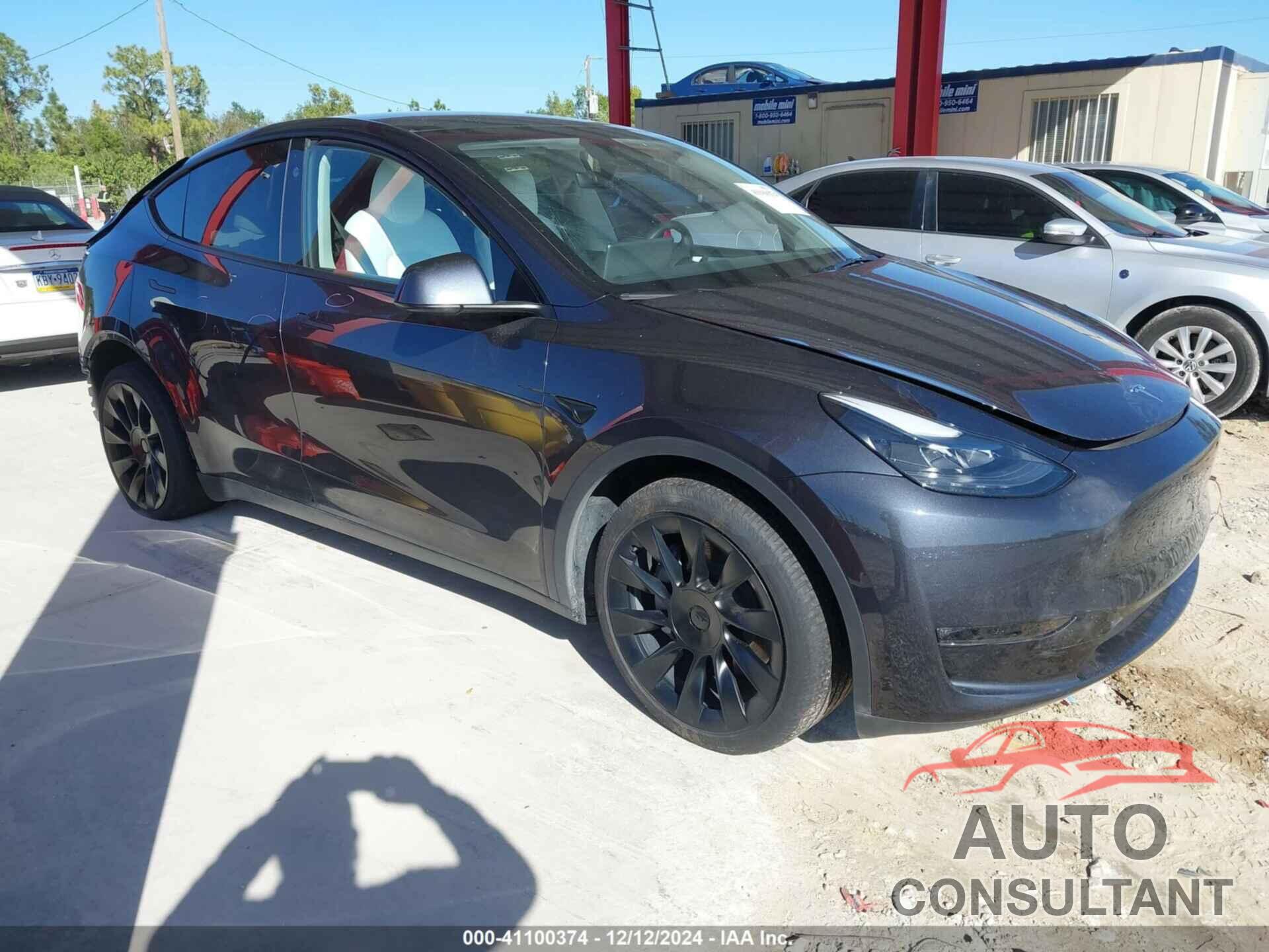 TESLA MODEL Y 2024 - 7SAYGDEE2RA248100