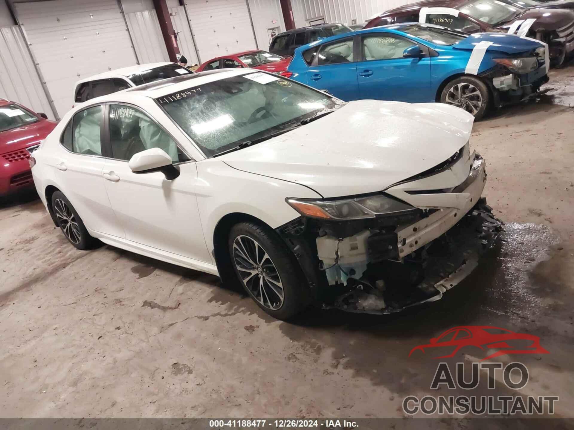 TOYOTA CAMRY 2018 - 4T1B11HK5JU027993