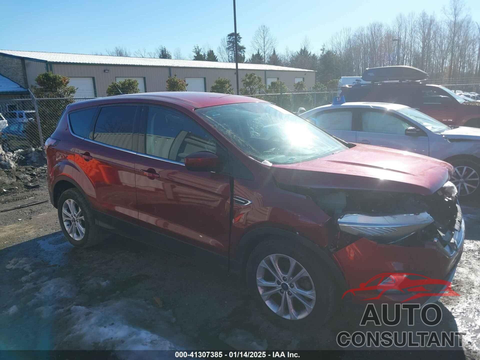 FORD ESCAPE 2017 - 1FMCU0GD0HUC44256