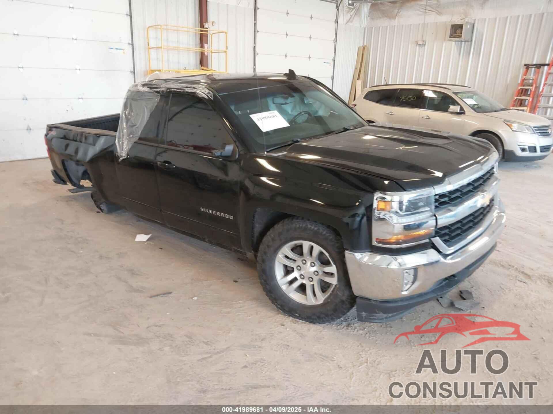 CHEVROLET SILVERADO 1500 2017 - 1GCVKREC8HZ110471