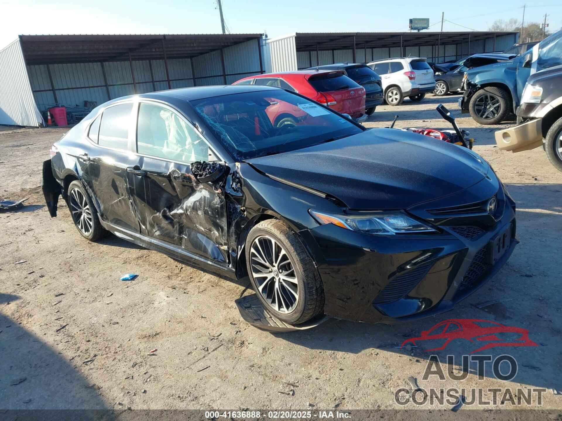 TOYOTA CAMRY 2018 - JTNB11HK0J3018429