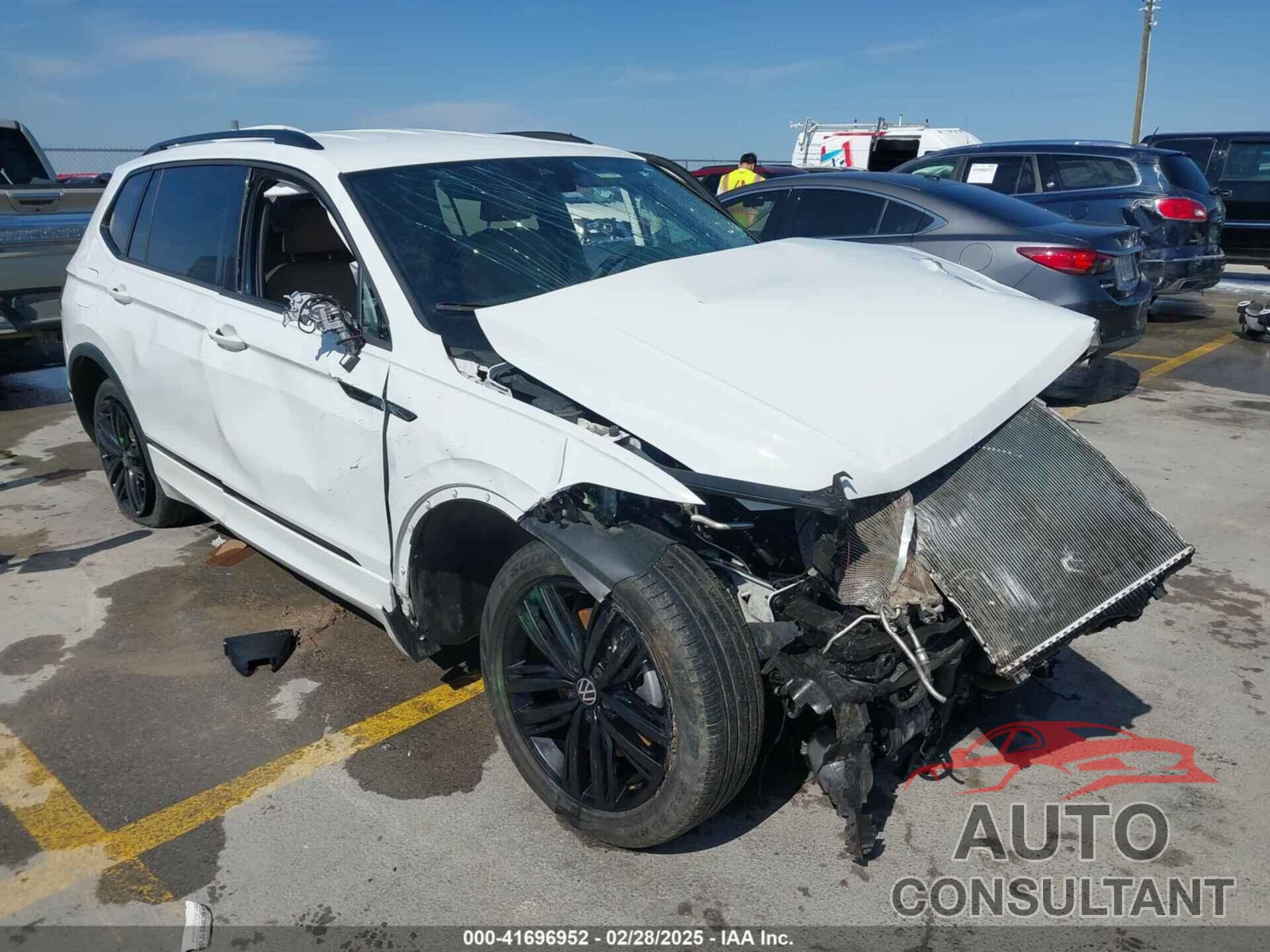 VOLKSWAGEN TIGUAN 2022 - 3VVCB7AX9NM009779