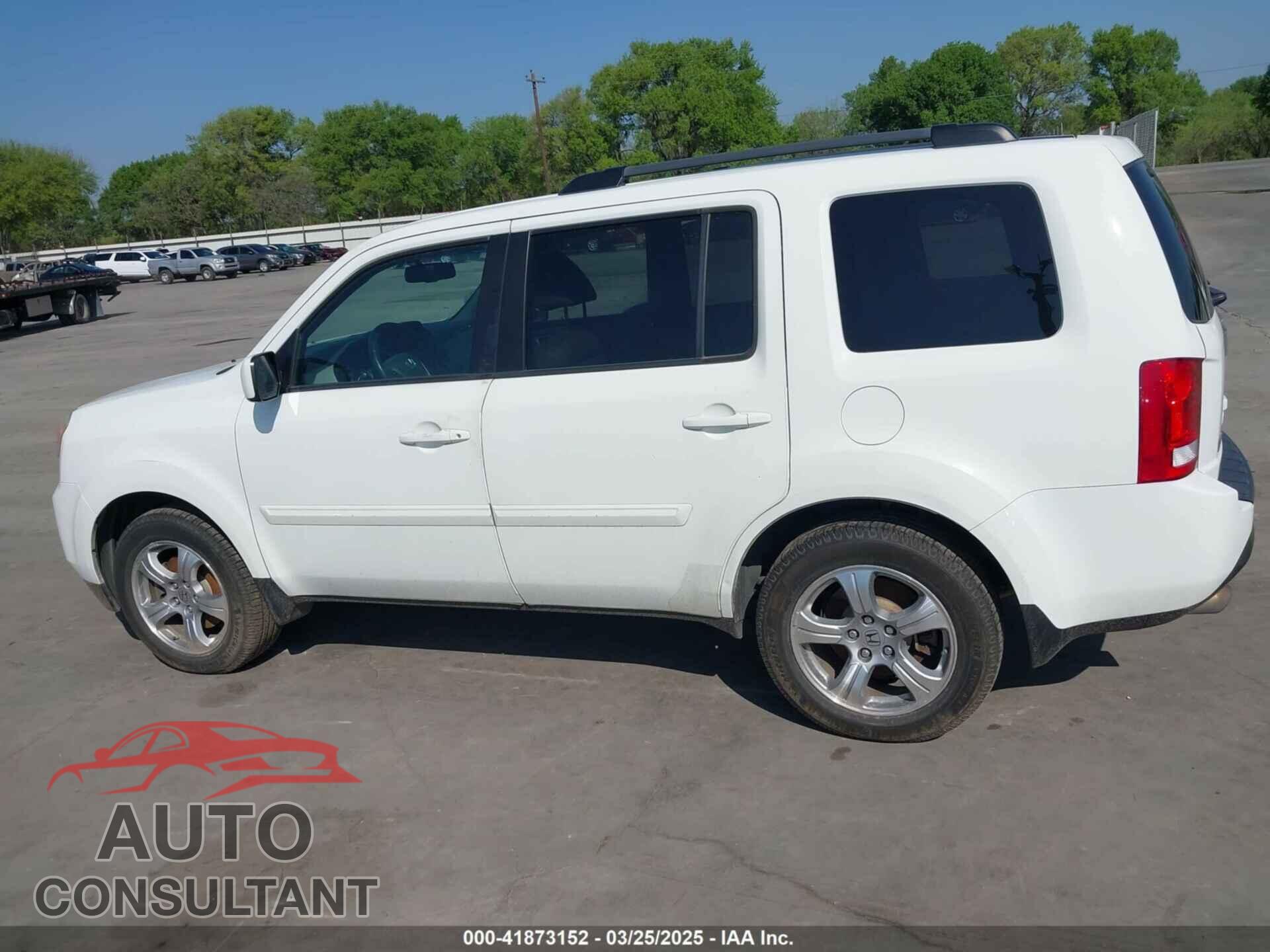 HONDA PILOT 2015 - 5FNYF4H56FB061663
