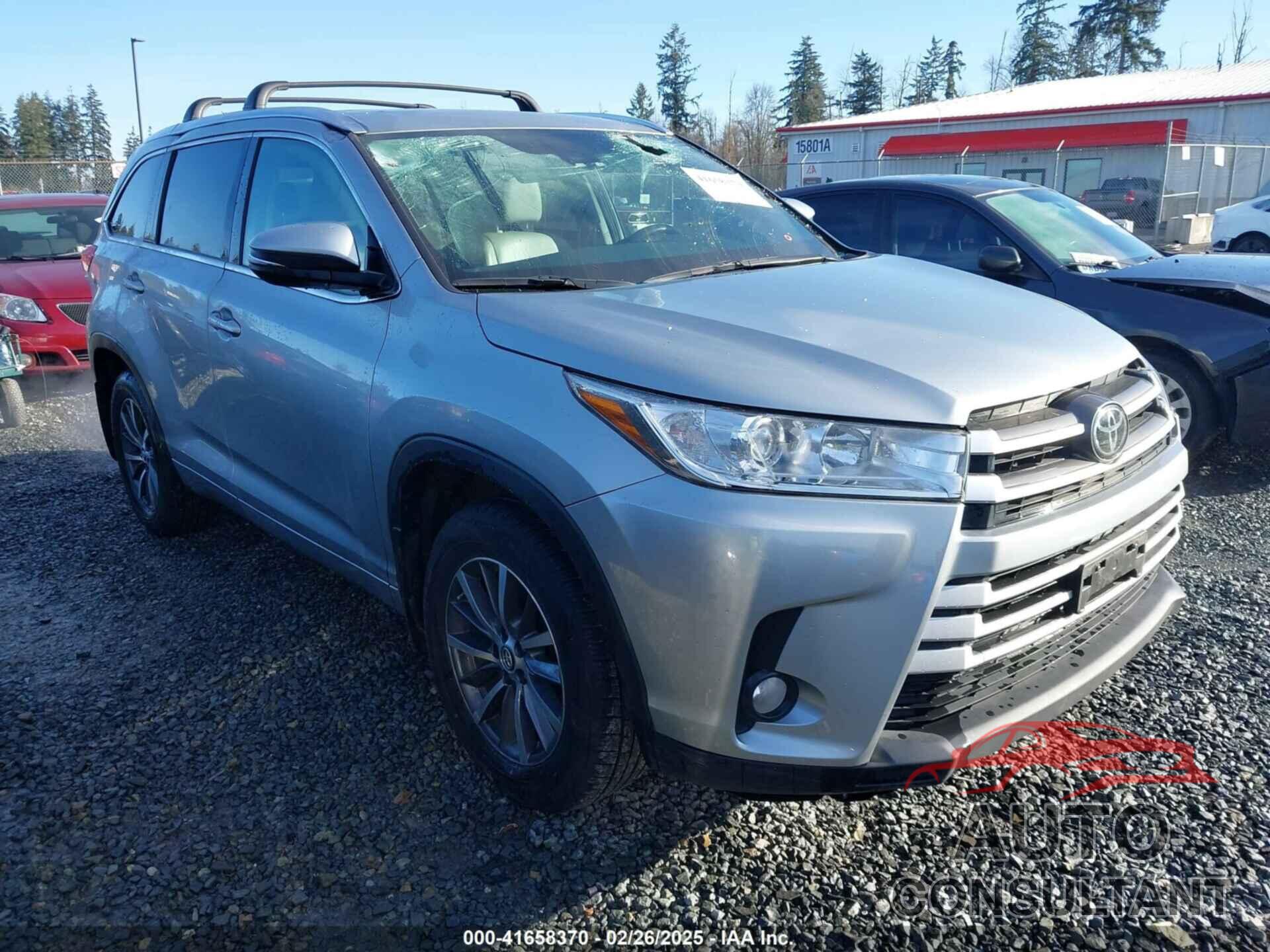 TOYOTA HIGHLANDER 2017 - 5TDJZRFH1HS522415
