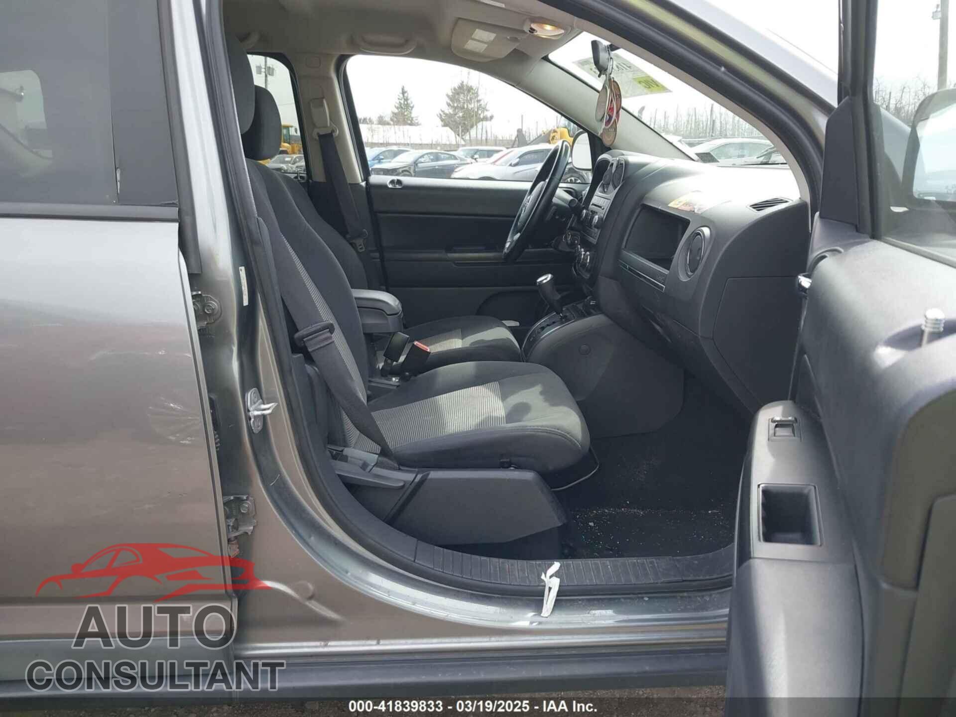 JEEP COMPASS 2011 - 1J4NF1FB5BD277199