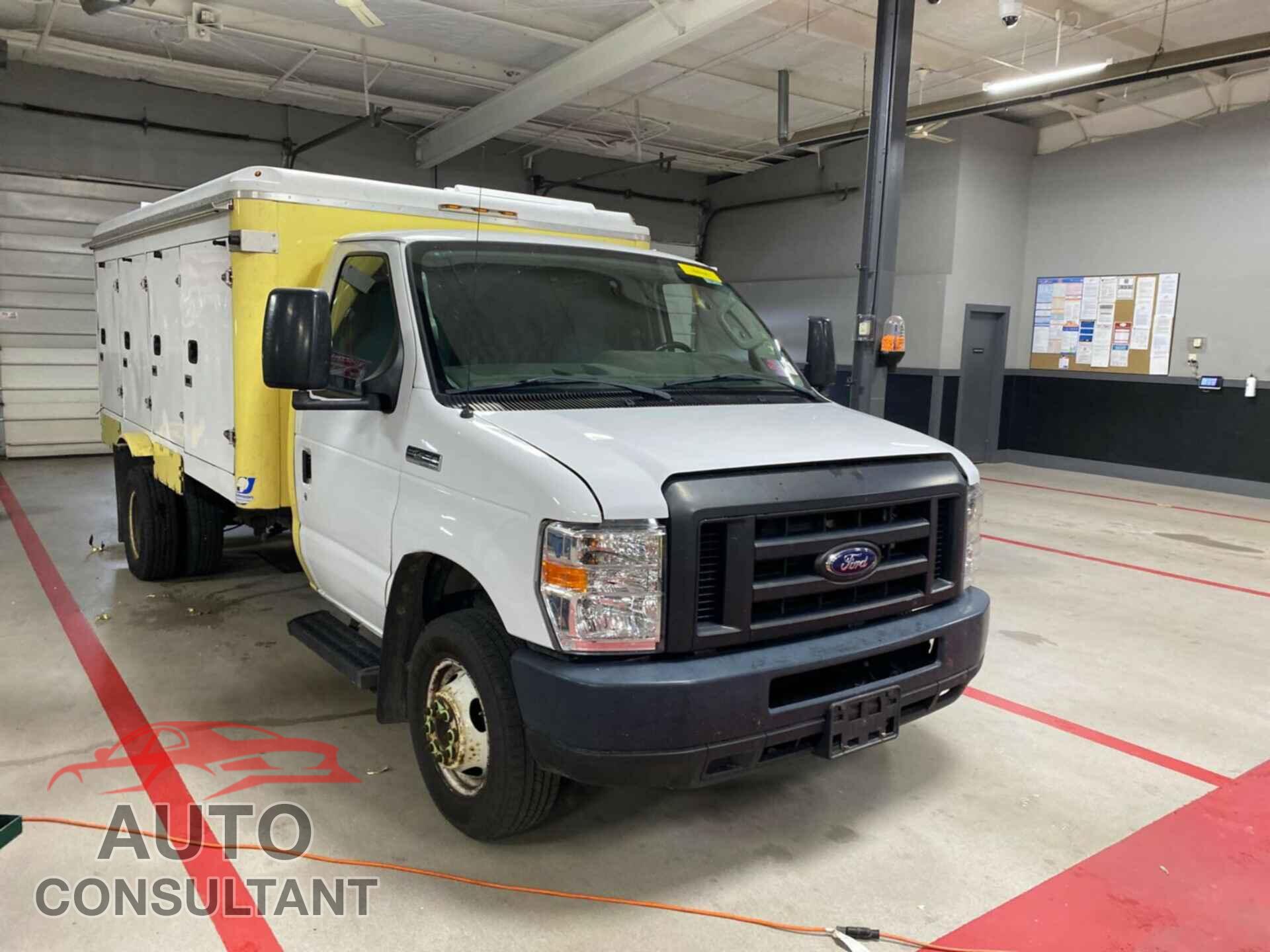 FORD E-450 CUTAWAY 2018 - 1FDXE4FS3JDC31447