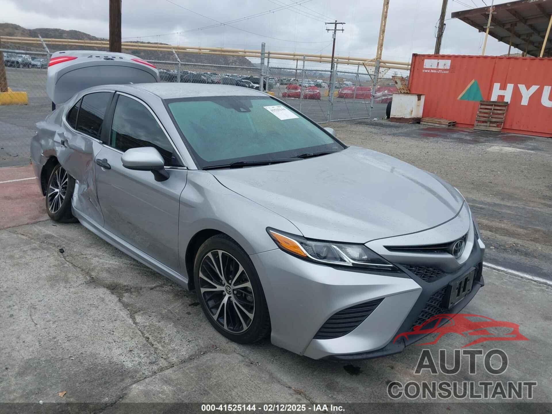 TOYOTA CAMRY 2020 - 4T1G11AK6LU974558