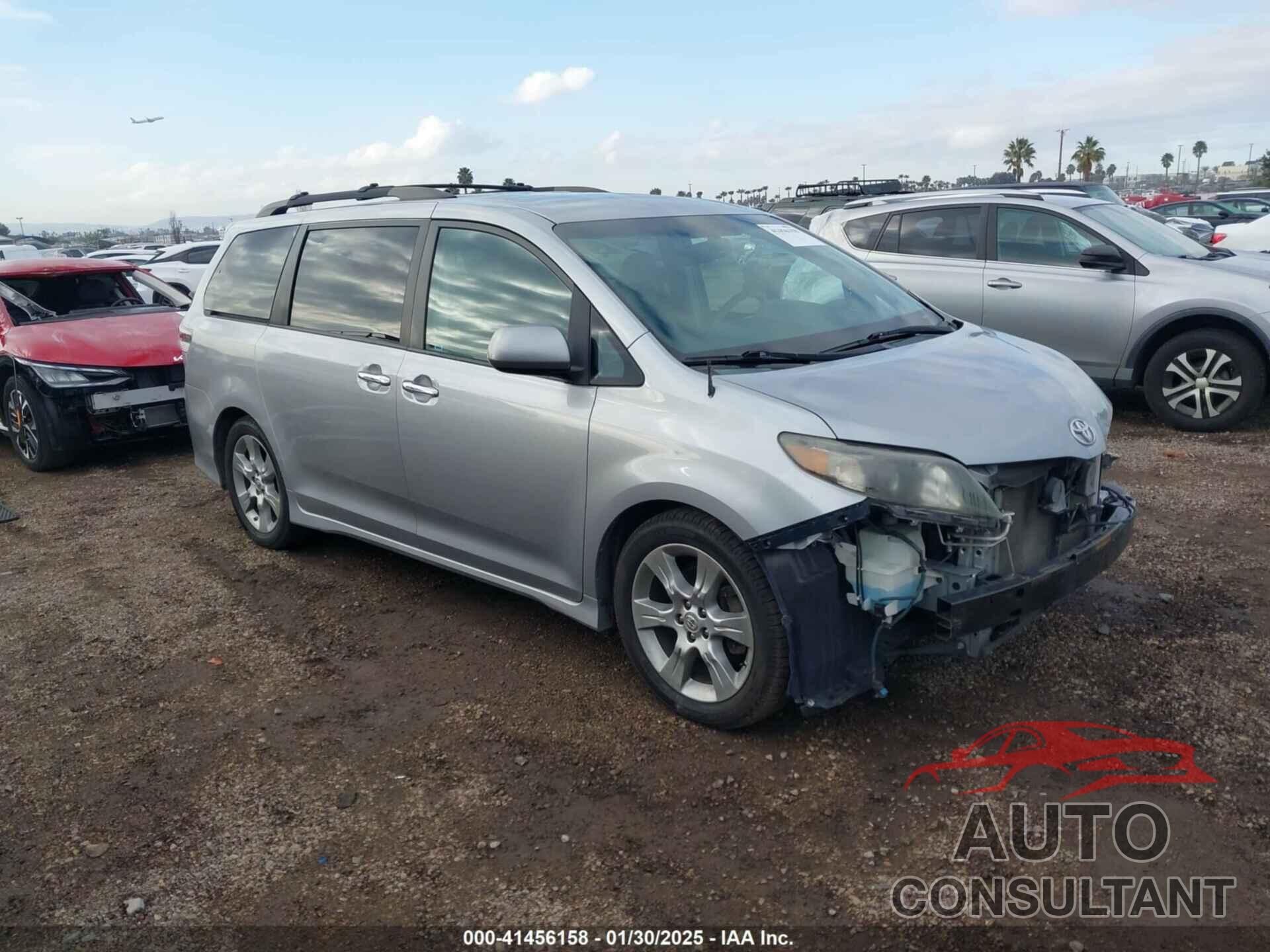 TOYOTA SIENNA 2013 - 5TDXK3DC6DS322885