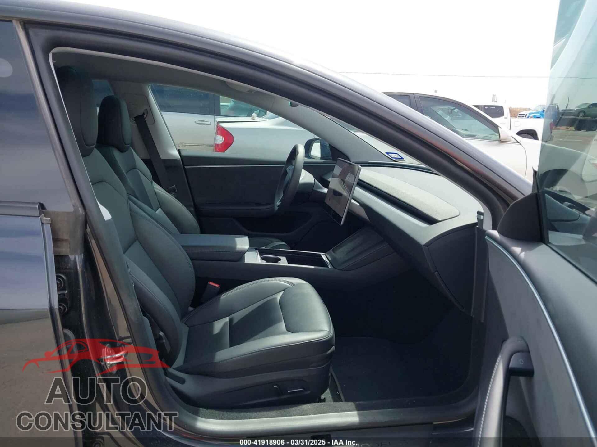 TESLA MODEL 3 2024 - 5YJ3E1EB6RF725258