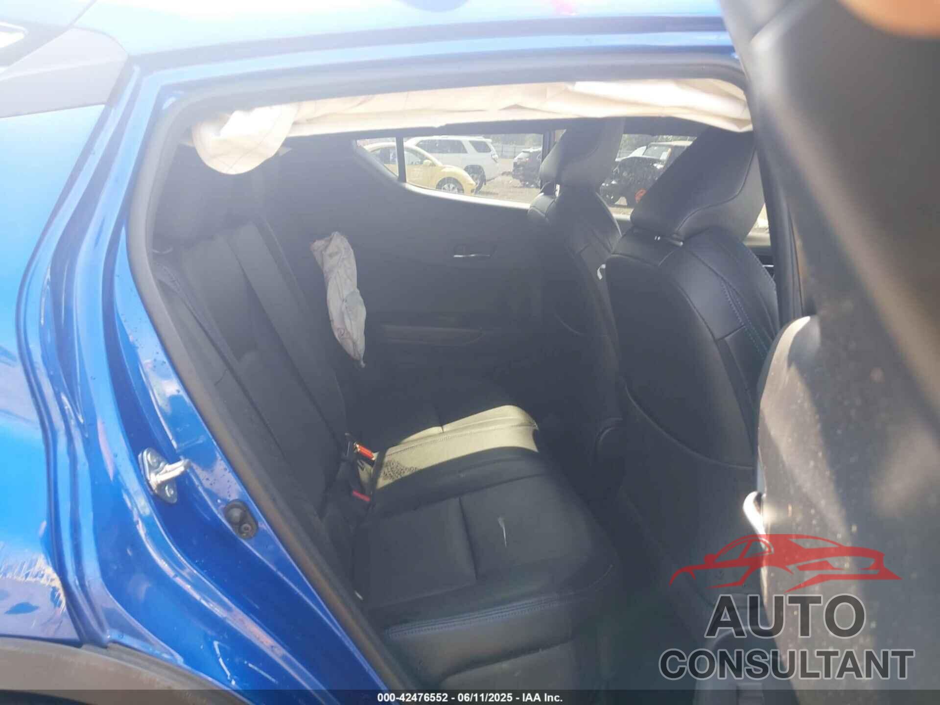 TOYOTA C-HR 2021 - JTNKHMBX9M1115355