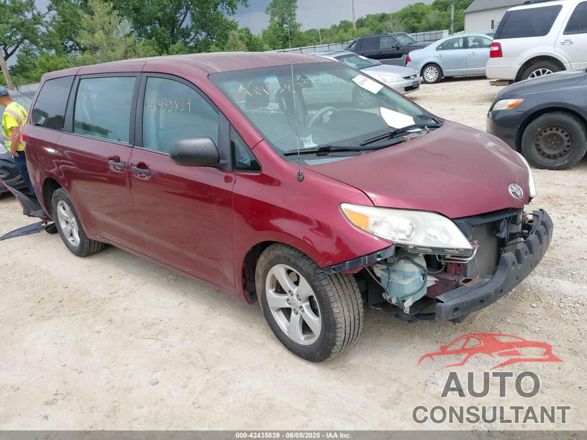 TOYOTA SIENNA 2013 - 5TDZK3DC7DS298153