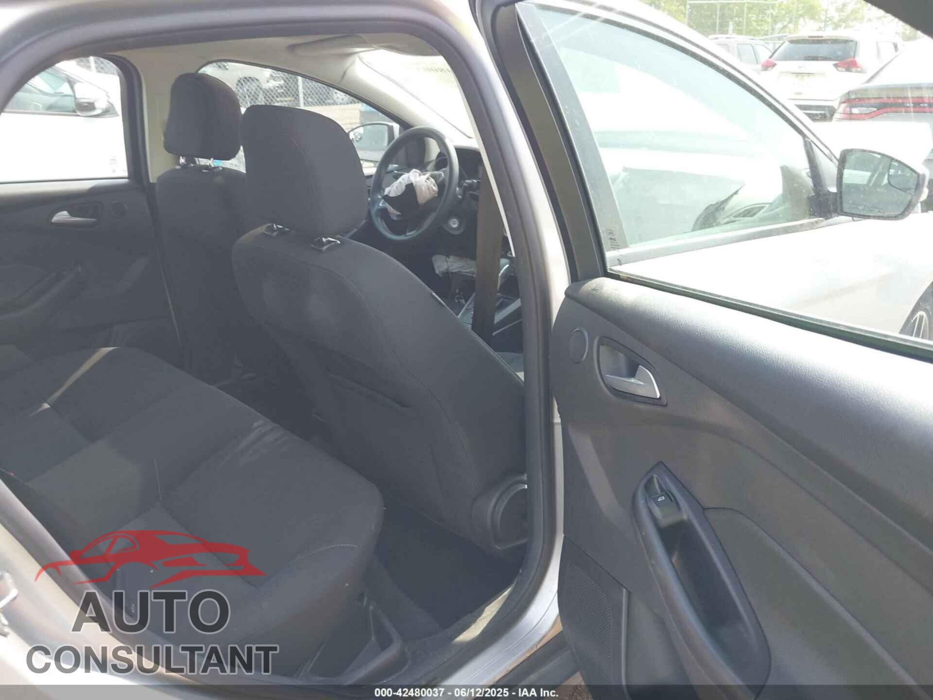 FORD FOCUS 2017 - 1FADP3H21HL340181