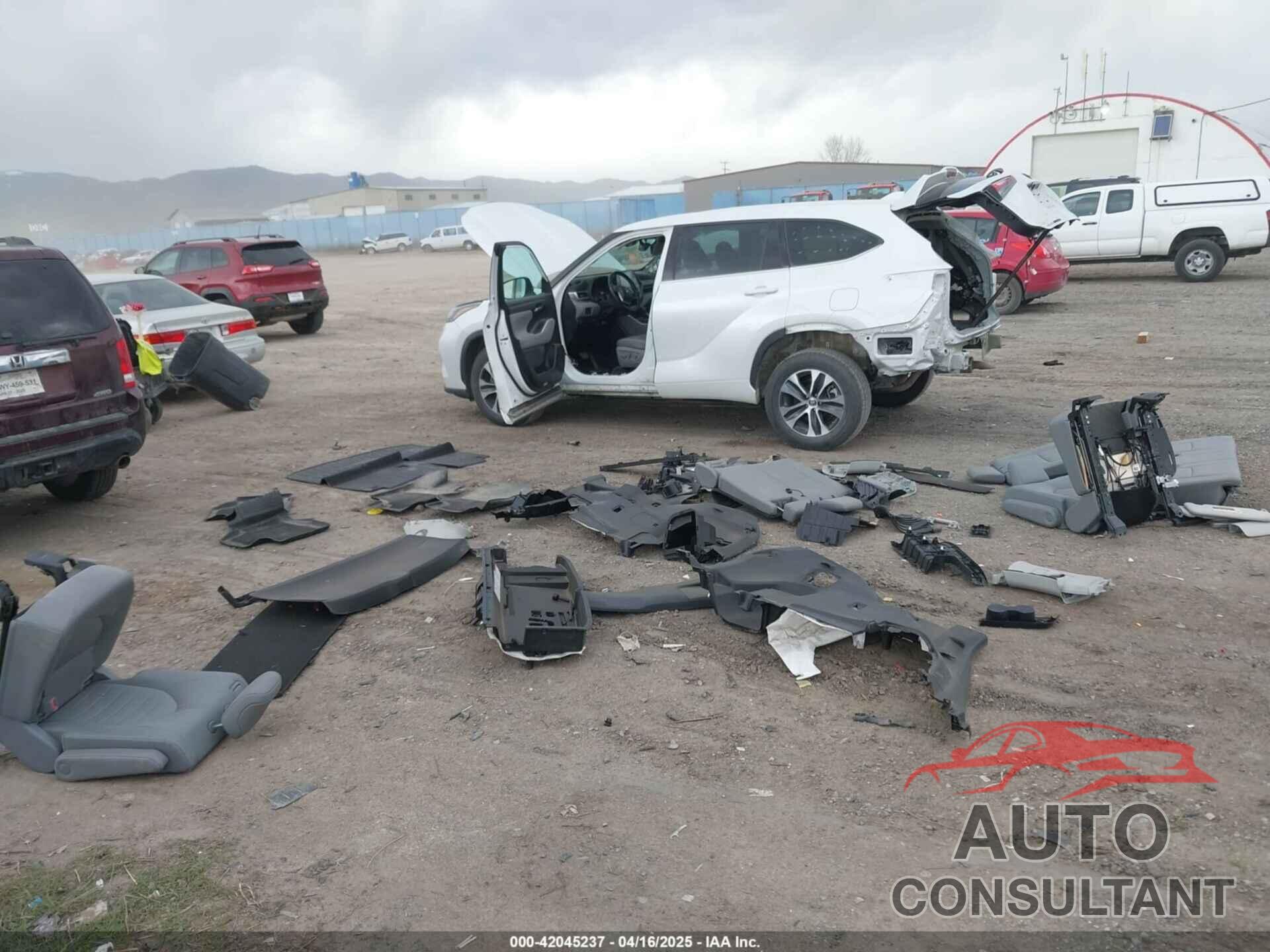 TOYOTA HIGHLANDER 2022 - 5TDGZRBHXNS234405