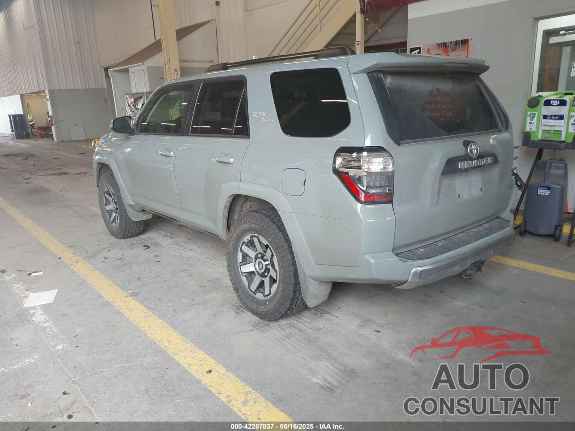 TOYOTA 4RUNNER 2023 - JTERU5JR5P6200817