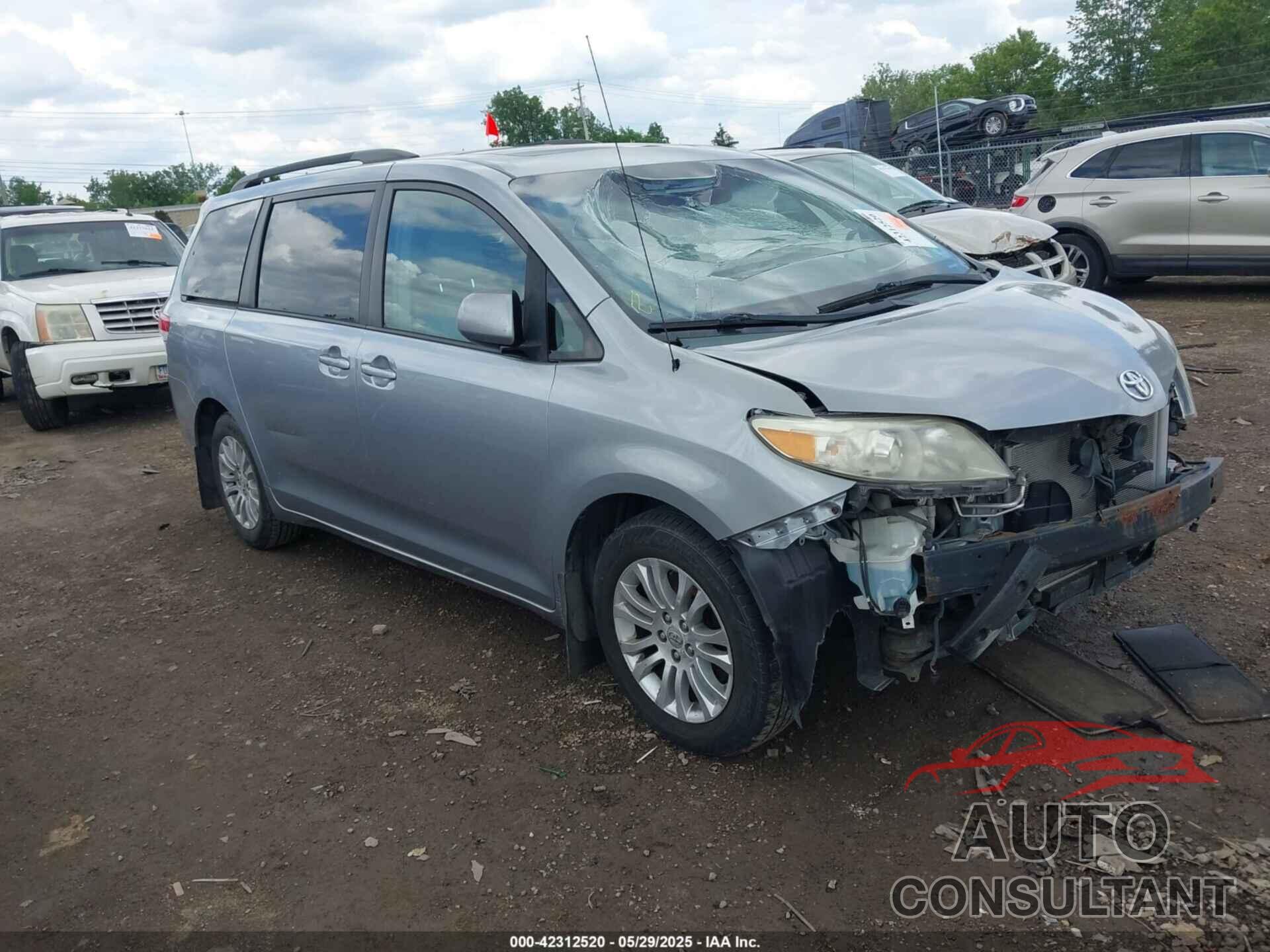 TOYOTA SIENNA 2011 - 5TDYK3DC7BS067407
