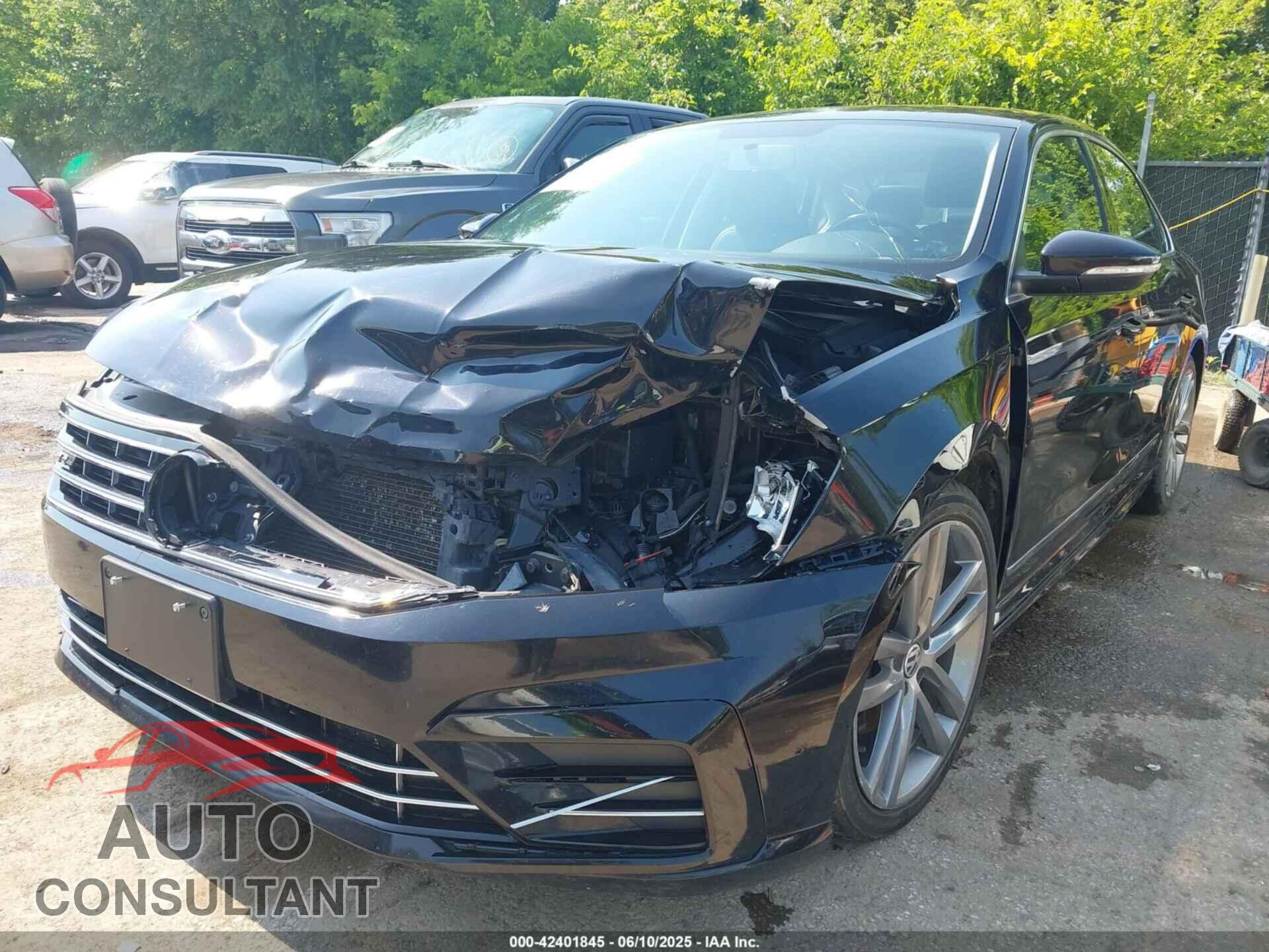 VOLKSWAGEN PASSAT 2017 - 1VWDT7A30HC063908