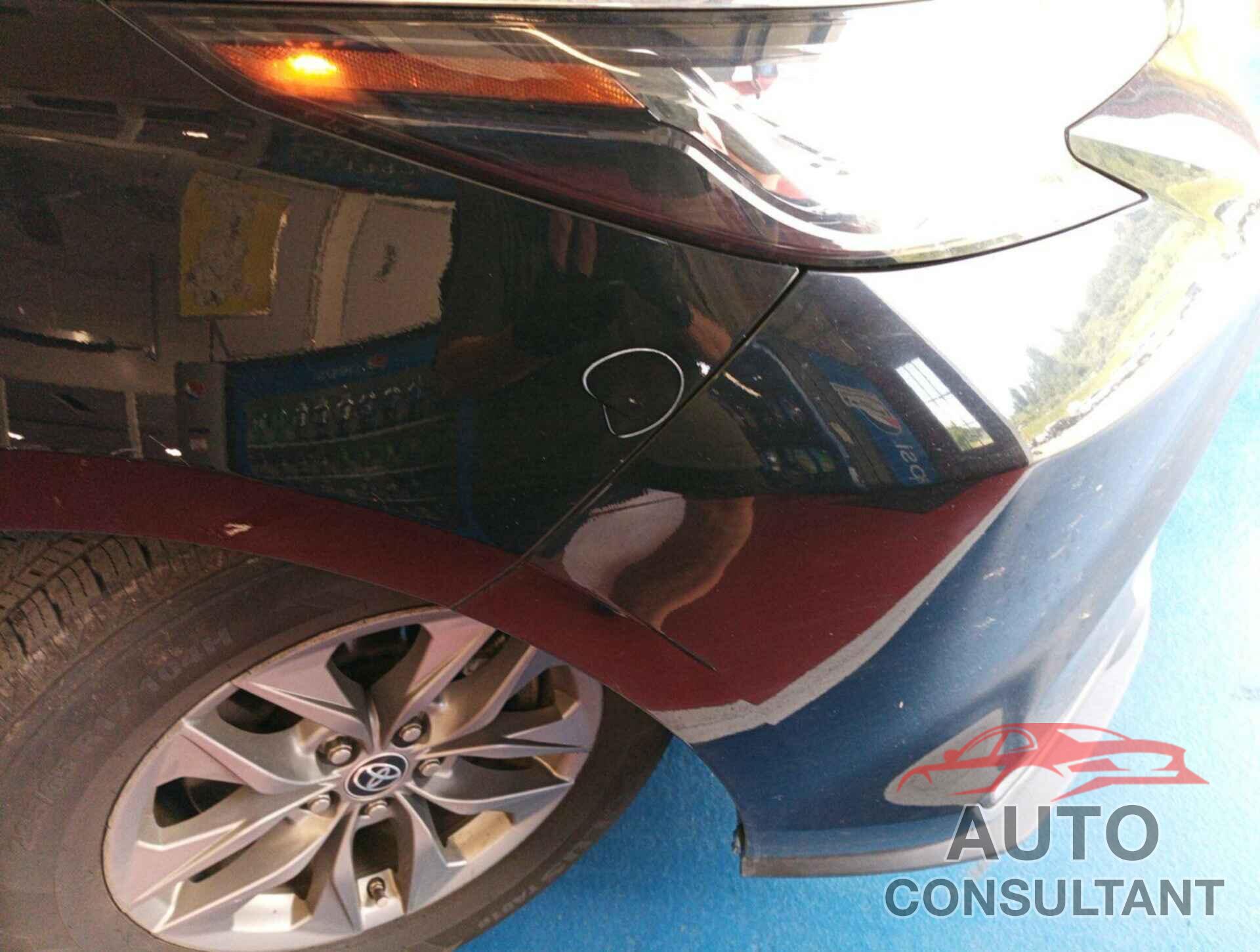 TOYOTA SIENNA 2022 - 5TDKSKFC3NS070886