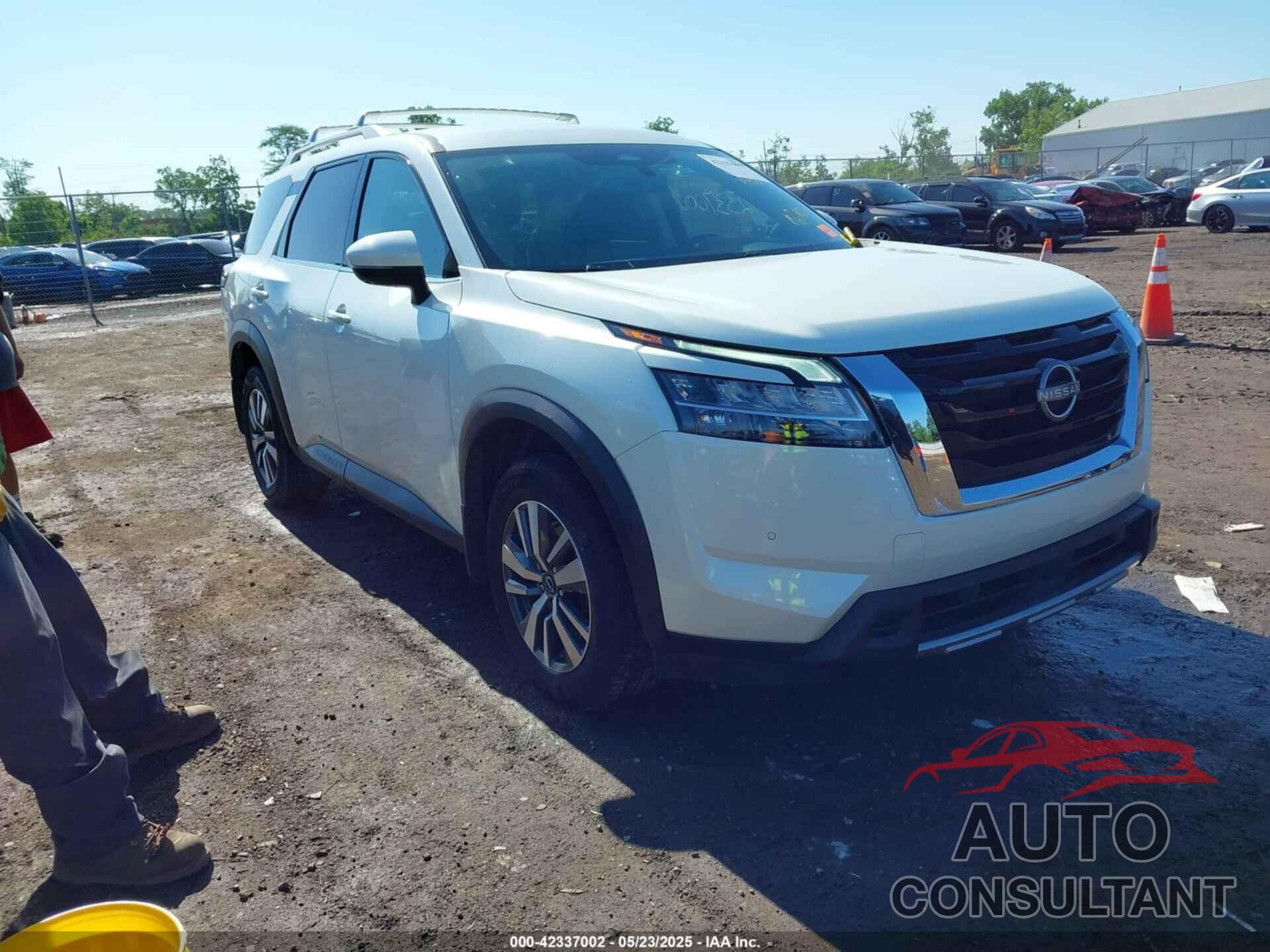NISSAN PATHFINDER 2023 - 5N1DR3CCXPC273840
