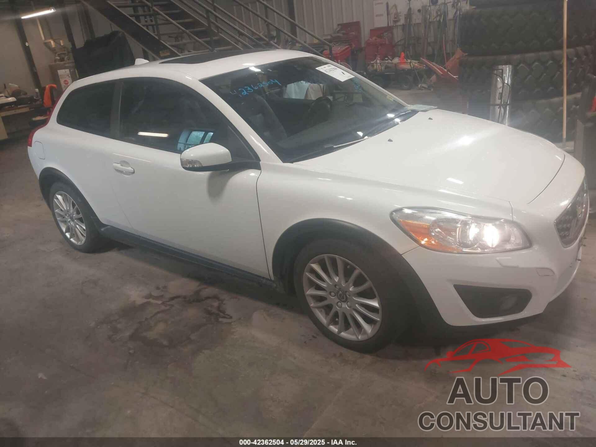 VOLVO C30 2011 - YV1672MK3B2225625