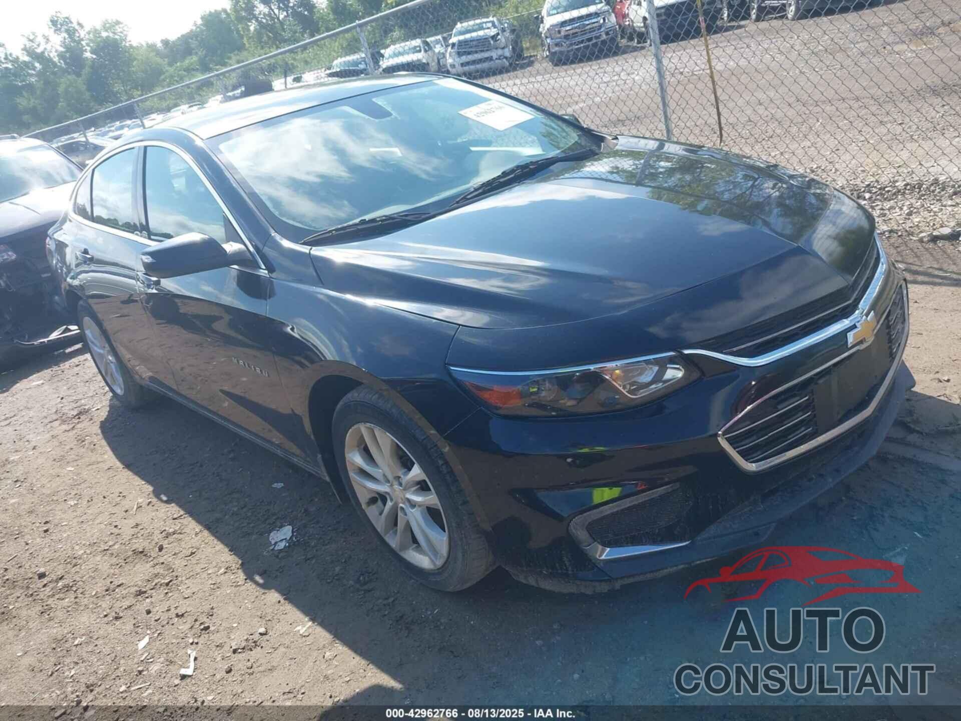 CHEVROLET MALIBU 2017 - 1G1ZE5ST8HF139811