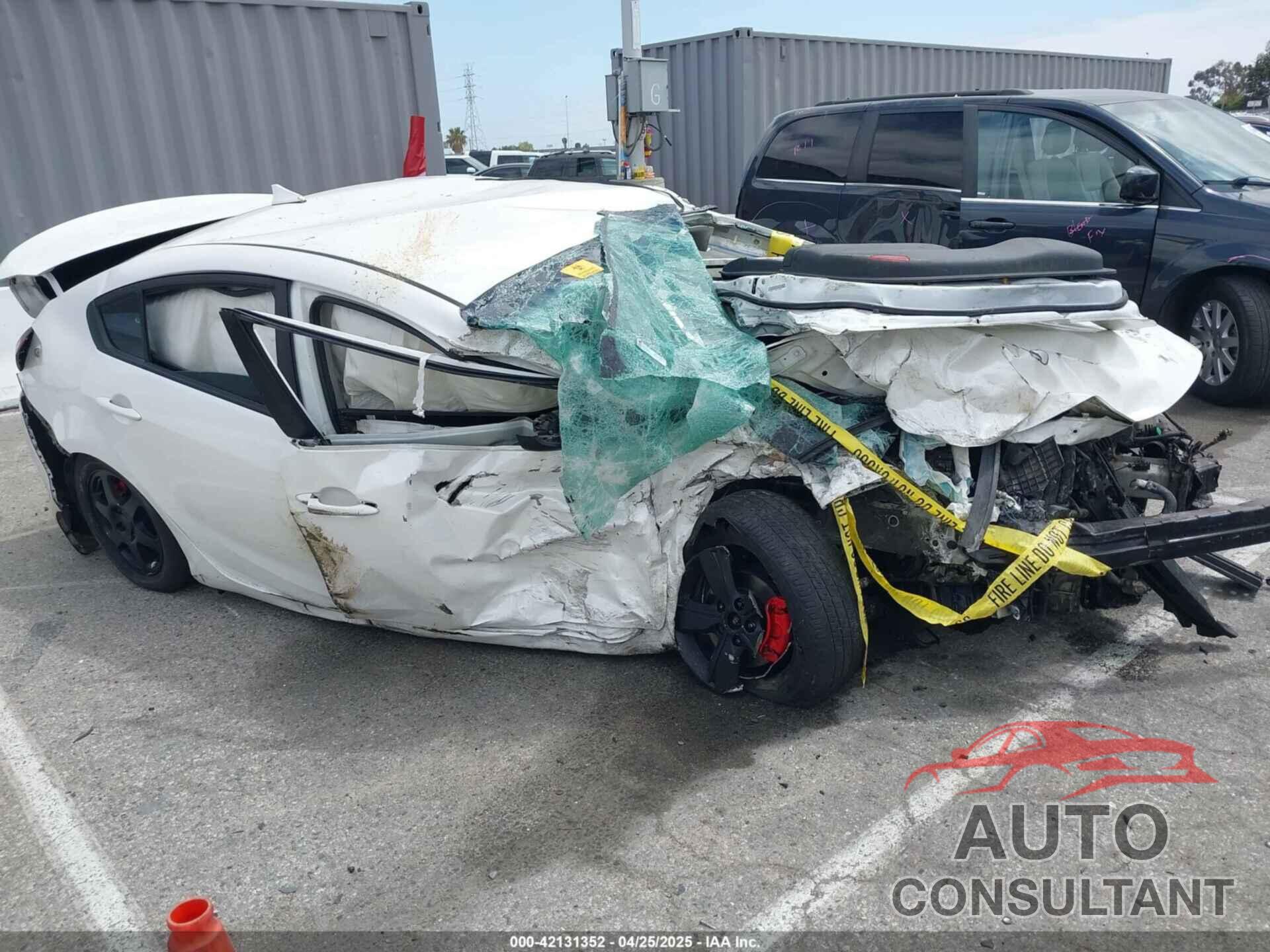 KIA FORTE 2018 - 3KPFL4A74JE248006