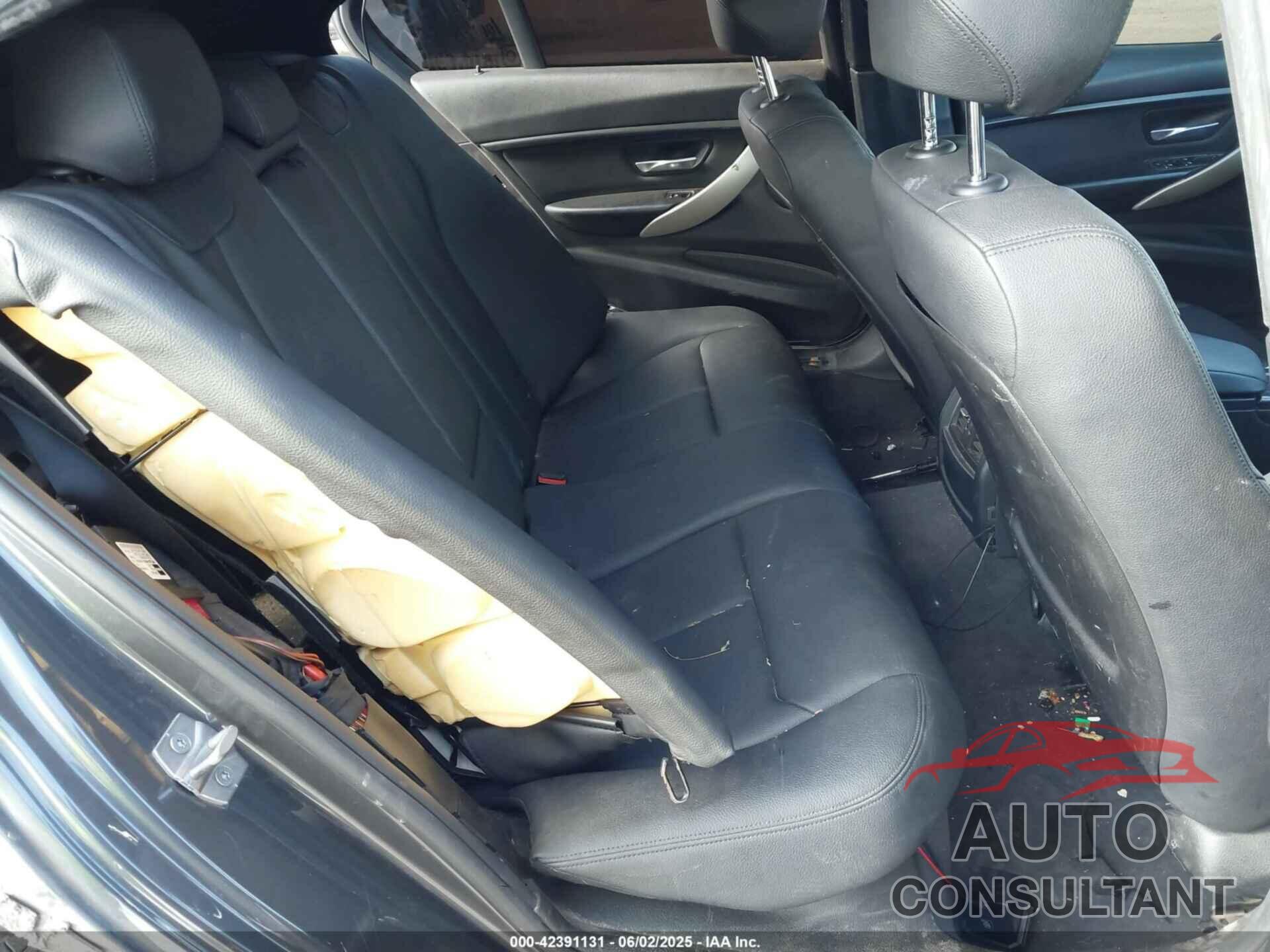BMW 320I 2016 - WBA8E1G56GNU12073