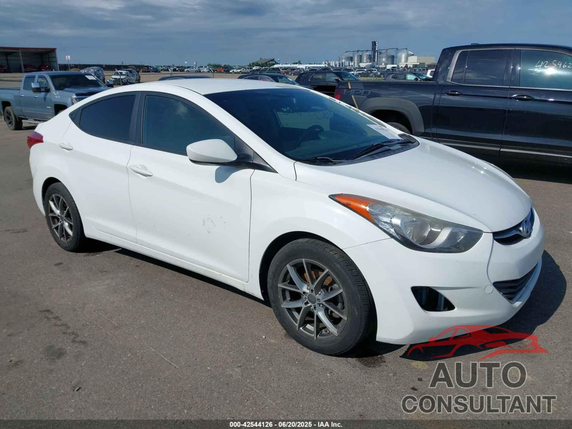 HYUNDAI ELANTRA 2013 - 5NPDH4AE0DH410382