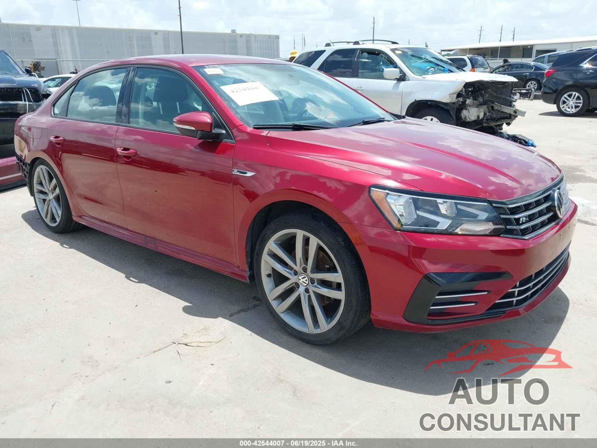 VOLKSWAGEN PASSAT 2018 - 1VWAA7A37JC031164