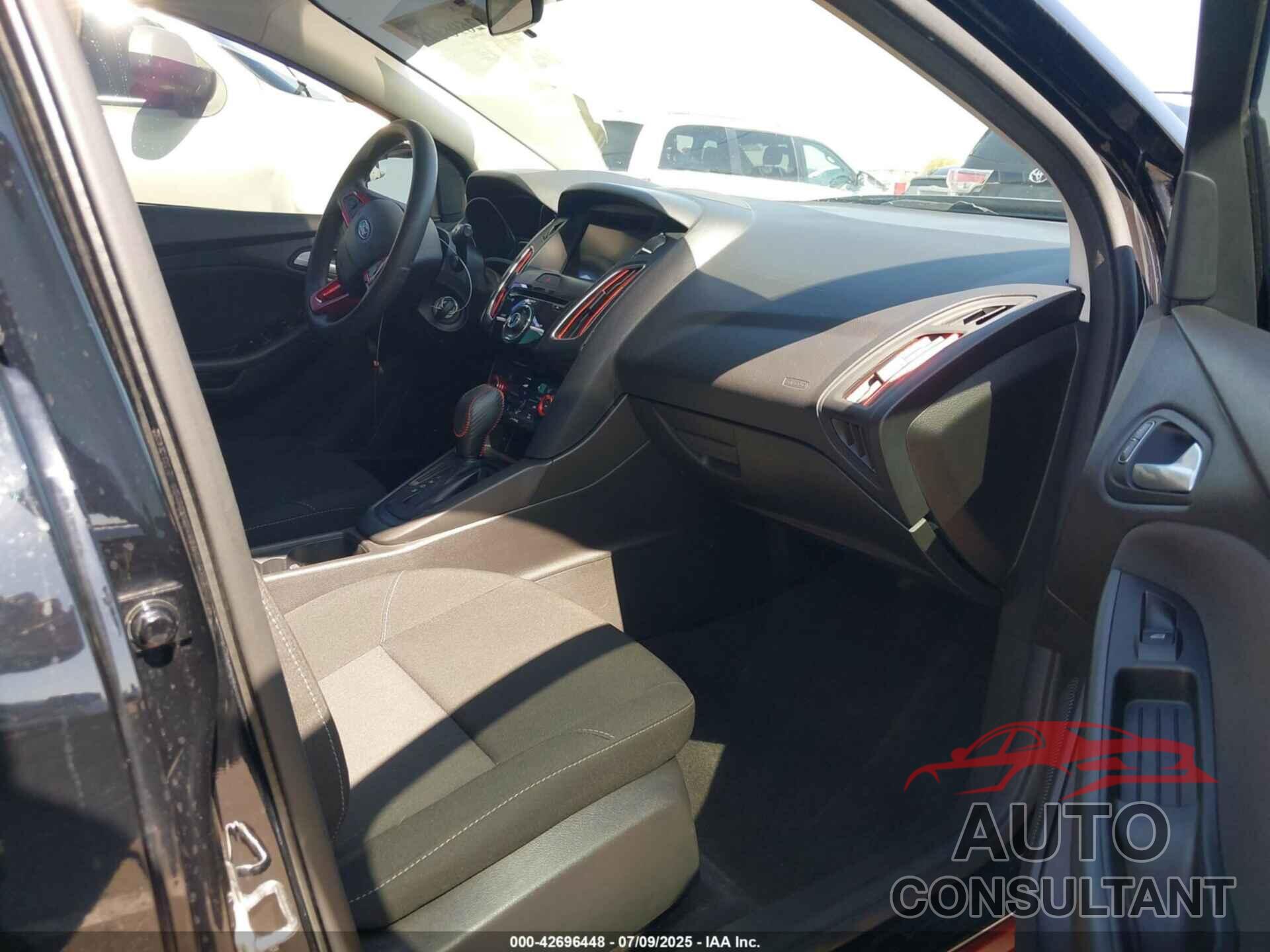 FORD FOCUS 2018 - 1FADP3M2XJL224263