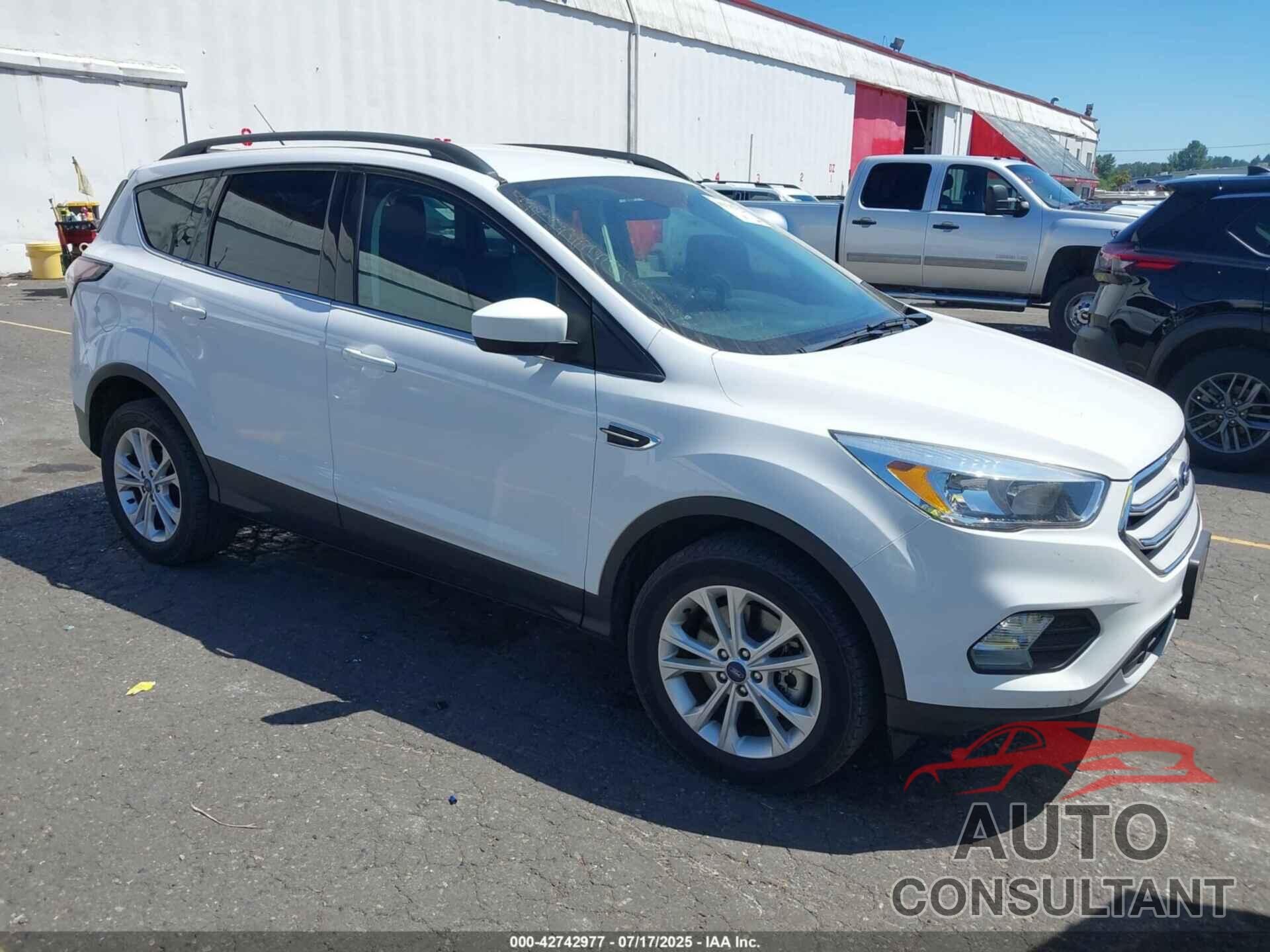 FORD ESCAPE 2018 - 1FMCU9G99JUC63460