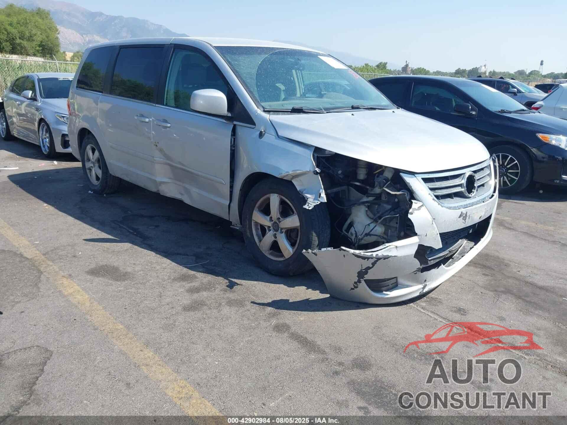 VOLKSWAGEN ROUTAN 2009 - 2V8HW54X39R608298