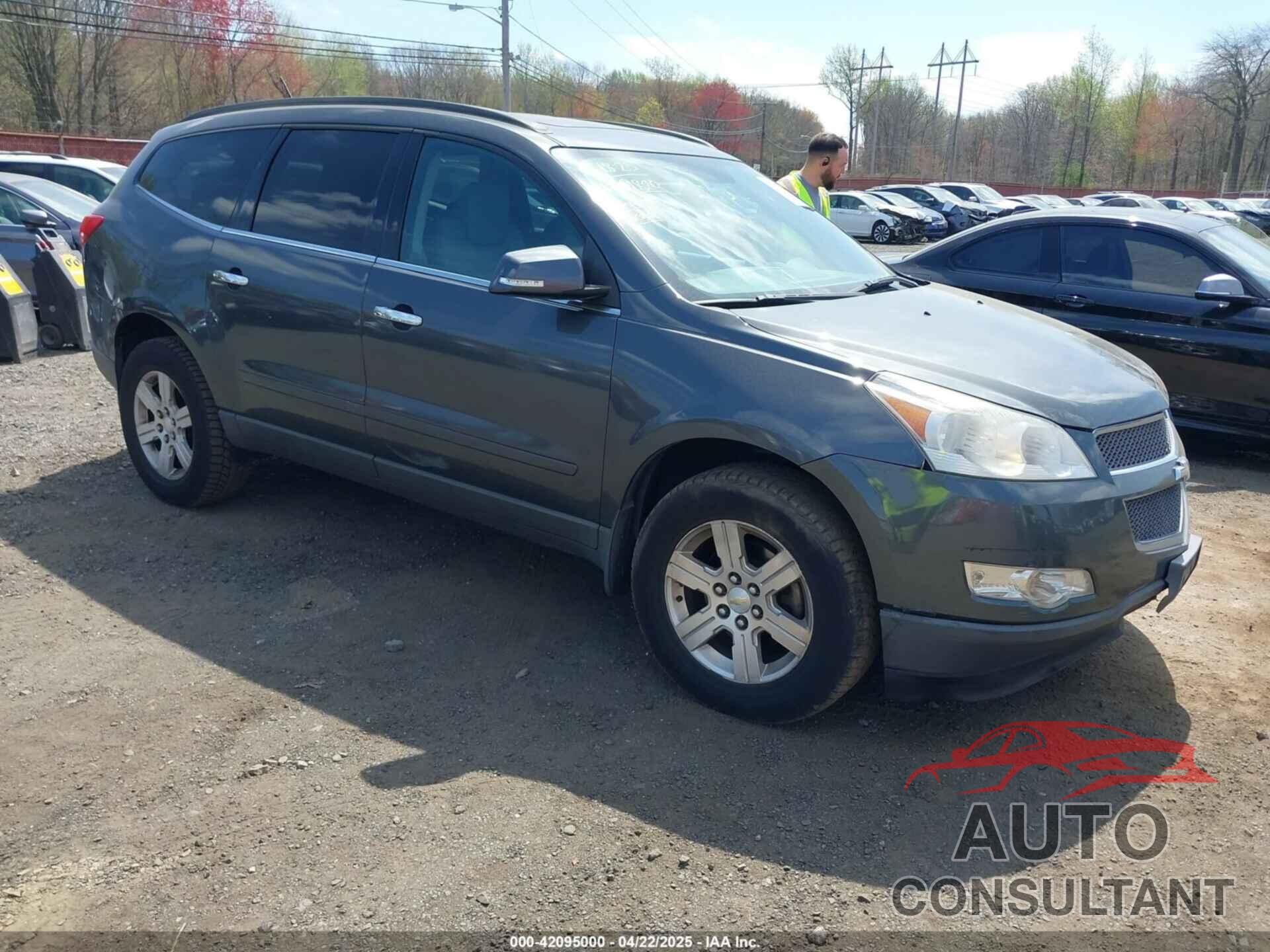 CHEVROLET TRAVERSE 2011 - 1GNKRGED1BJ359820
