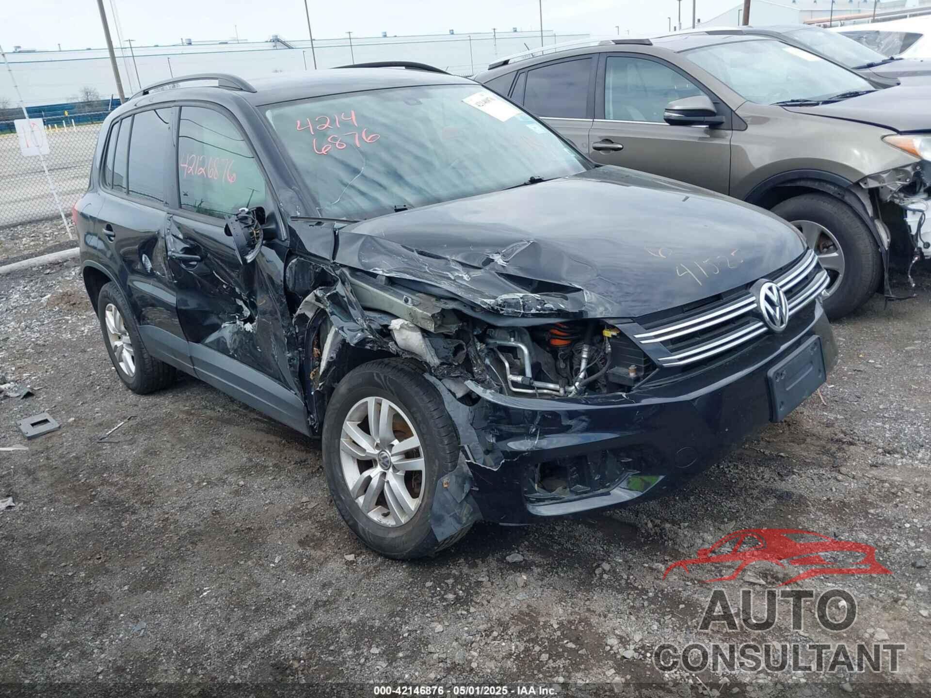 VOLKSWAGEN TIGUAN 2017 - WVGBV7AX1HK031235