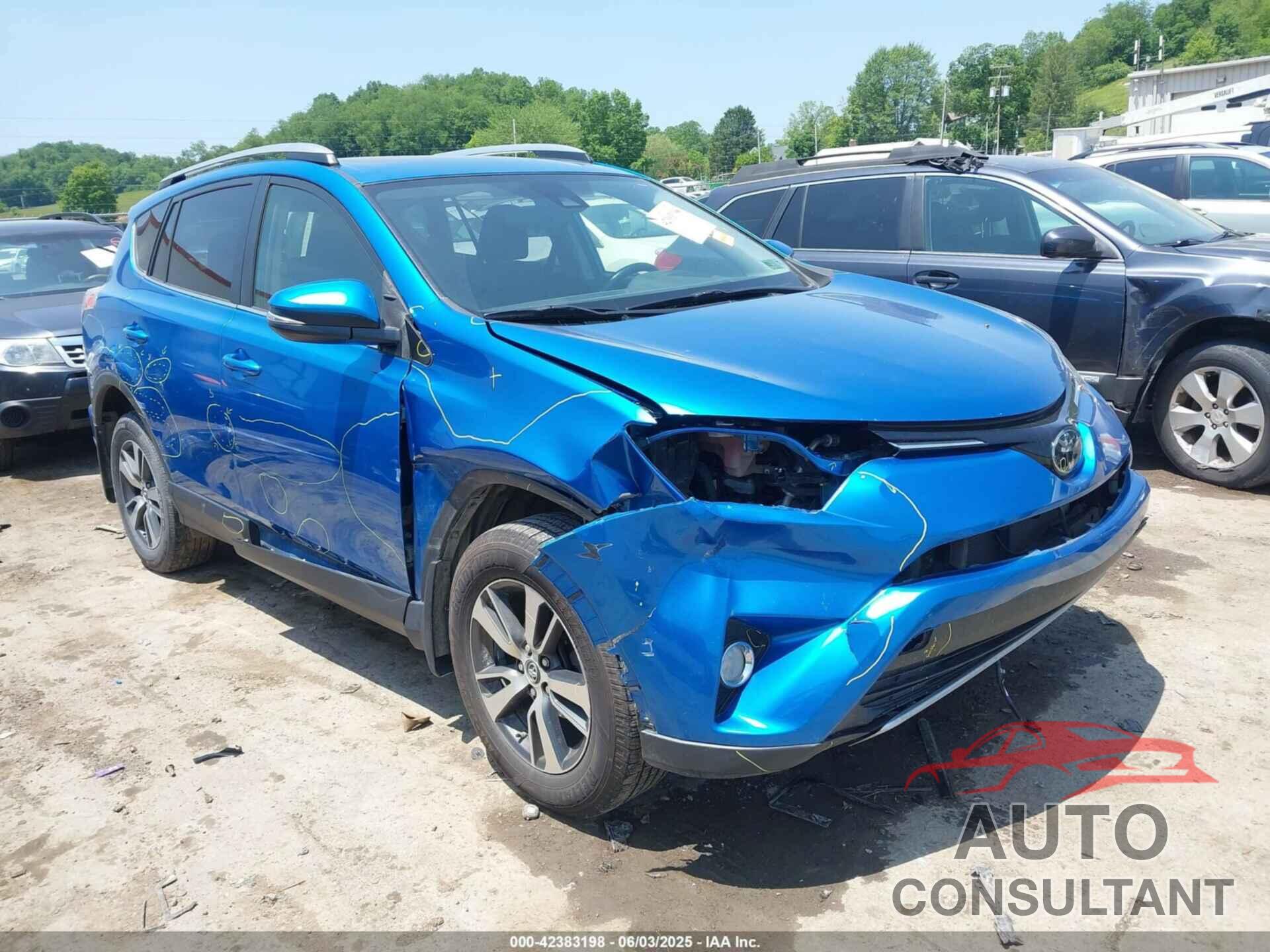 TOYOTA RAV4 2018 - JTMRFREV7JJ722446
