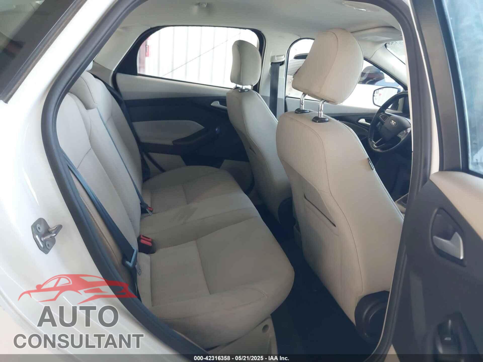 FORD FOCUS 2017 - 1FADP3F22HL303059