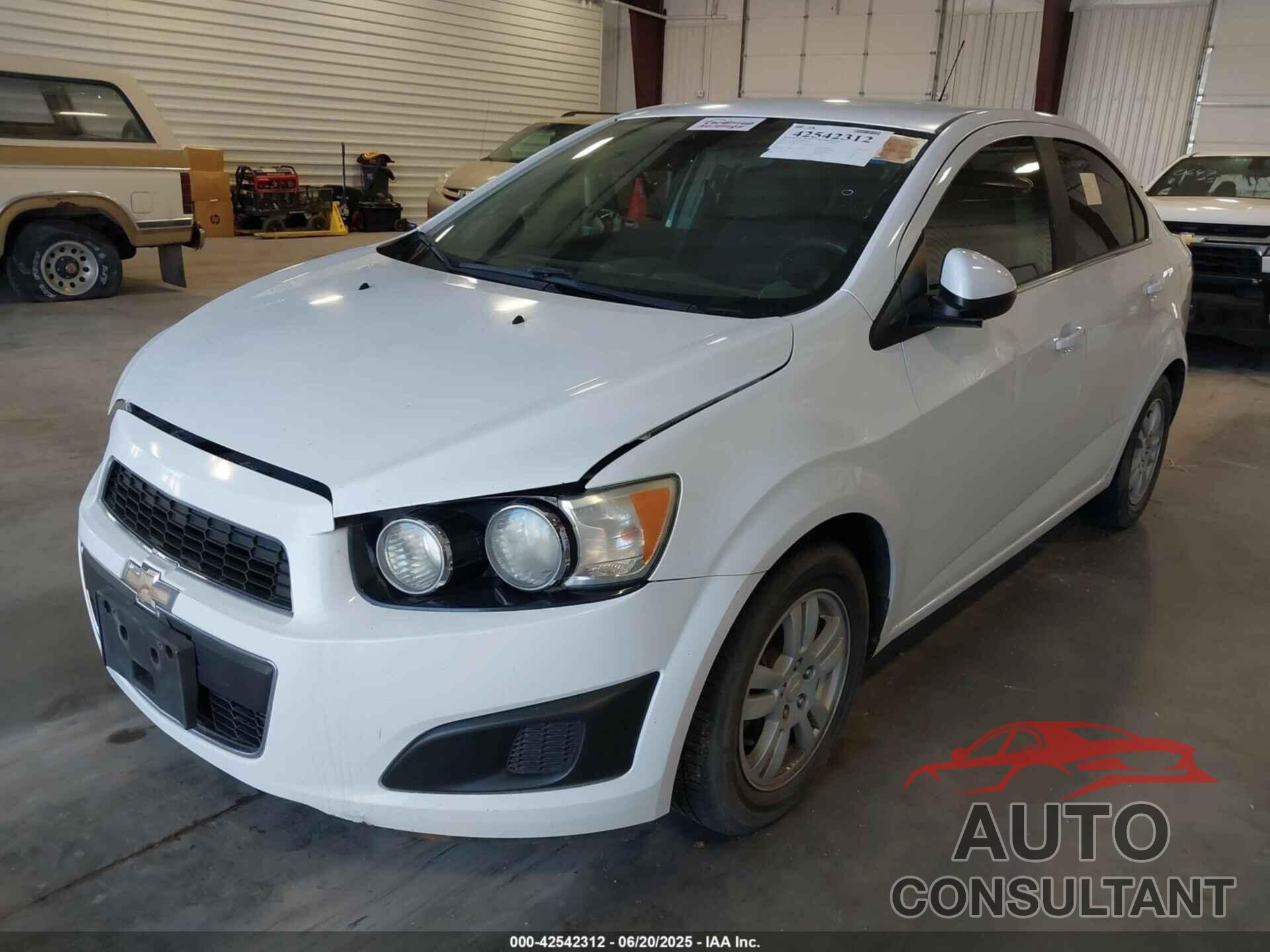 CHEVROLET SONIC 2015 - 1G1JC5SH4F4136377