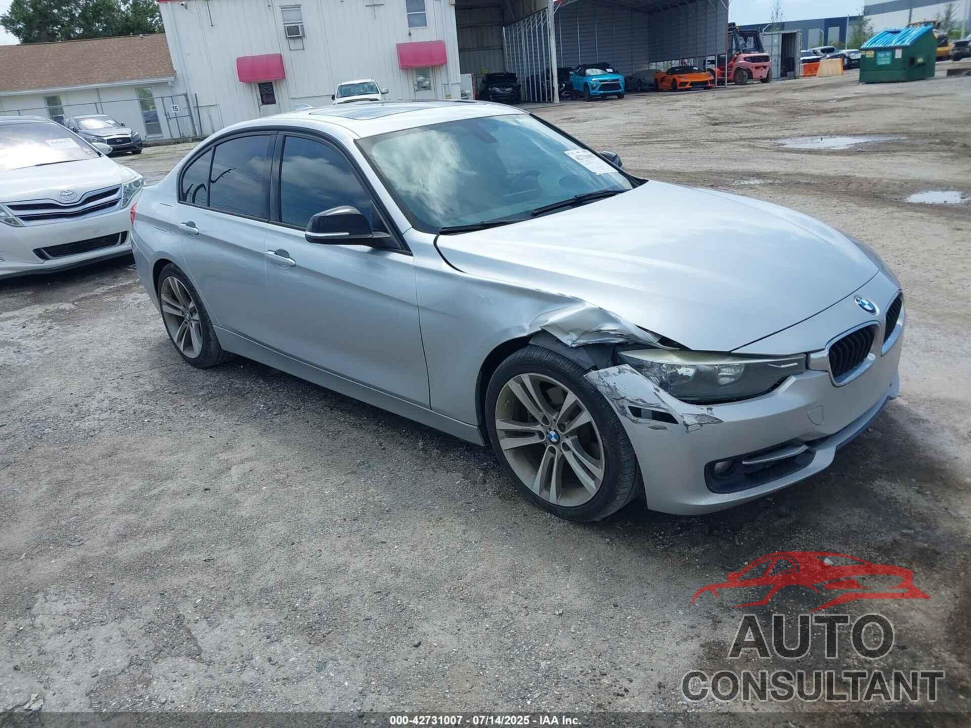 BMW 328I 2013 - WBA3C1C5XDF443015