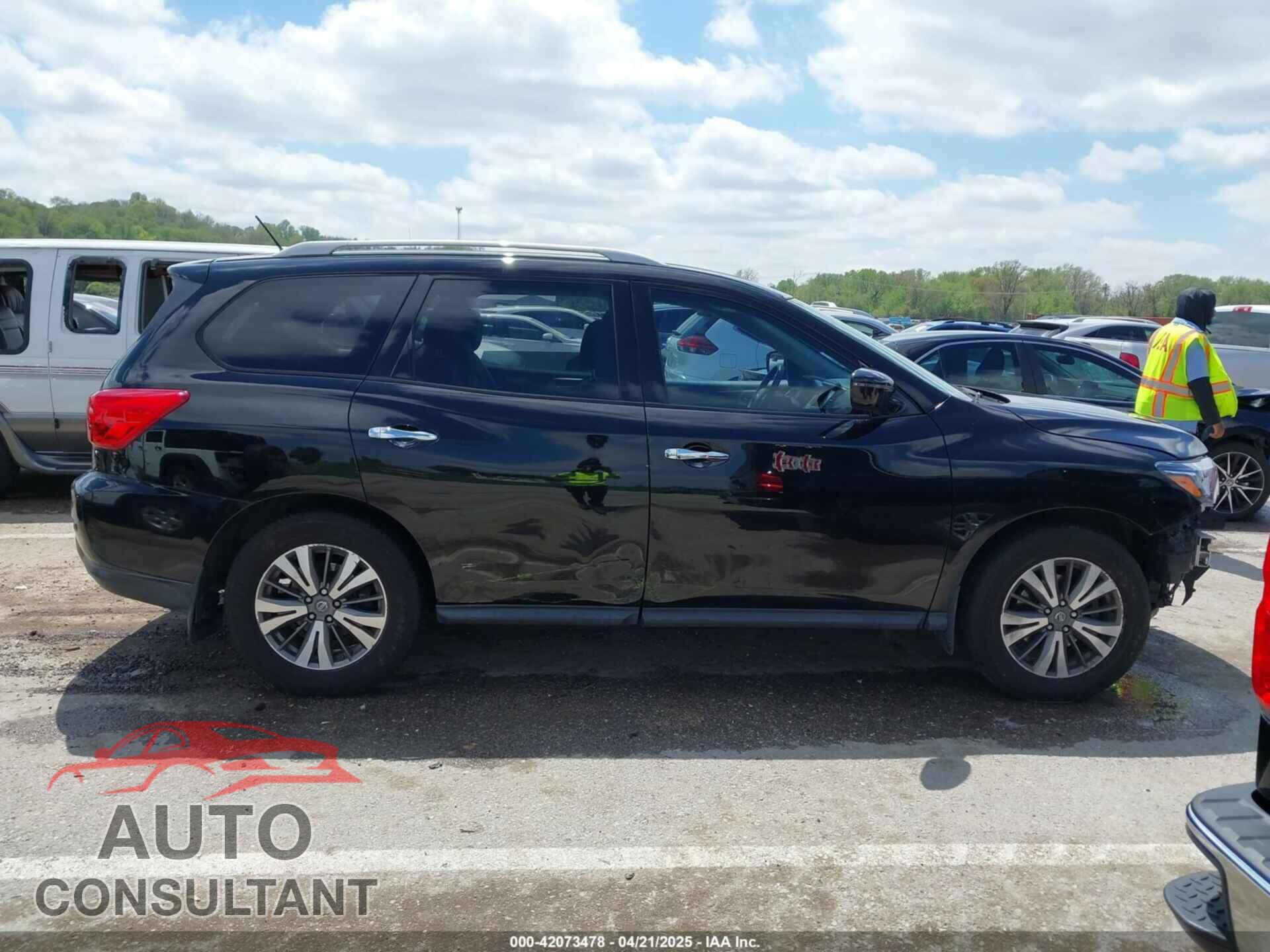 NISSAN PATHFINDER 2017 - 5N1DR2MN9HC637726