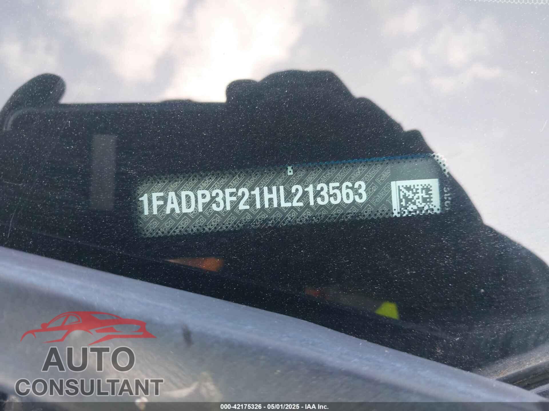 FORD FOCUS 2017 - 1FADP3F21HL213563
