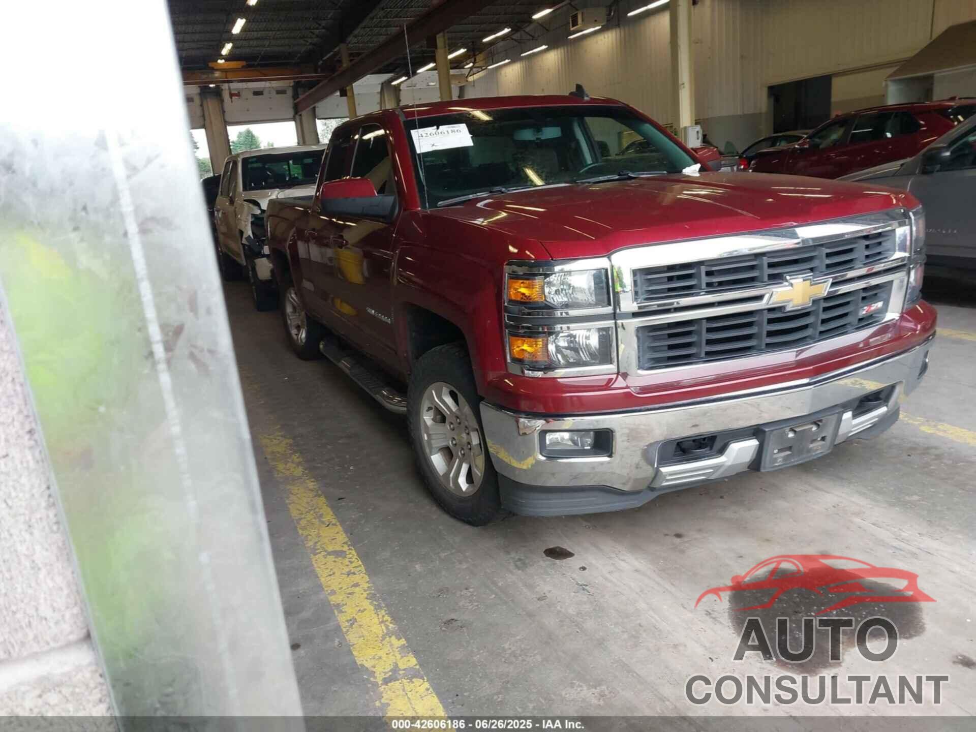 CHEVROLET SILVERADO 1500 2015 - 1GCVKREC2FZ173790