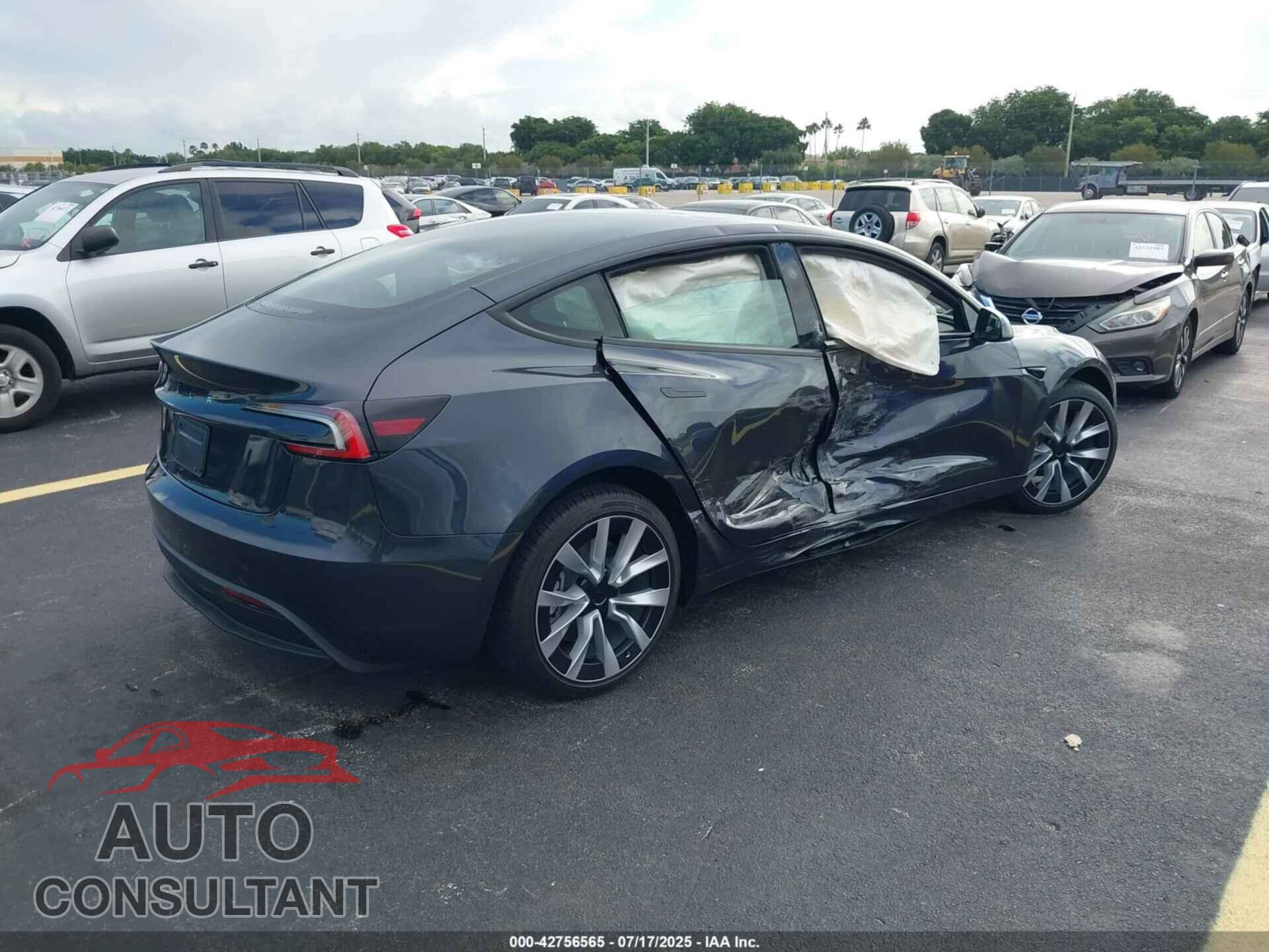 TESLA MODEL 3 2025 - 5YJ3E1EA9SF972724