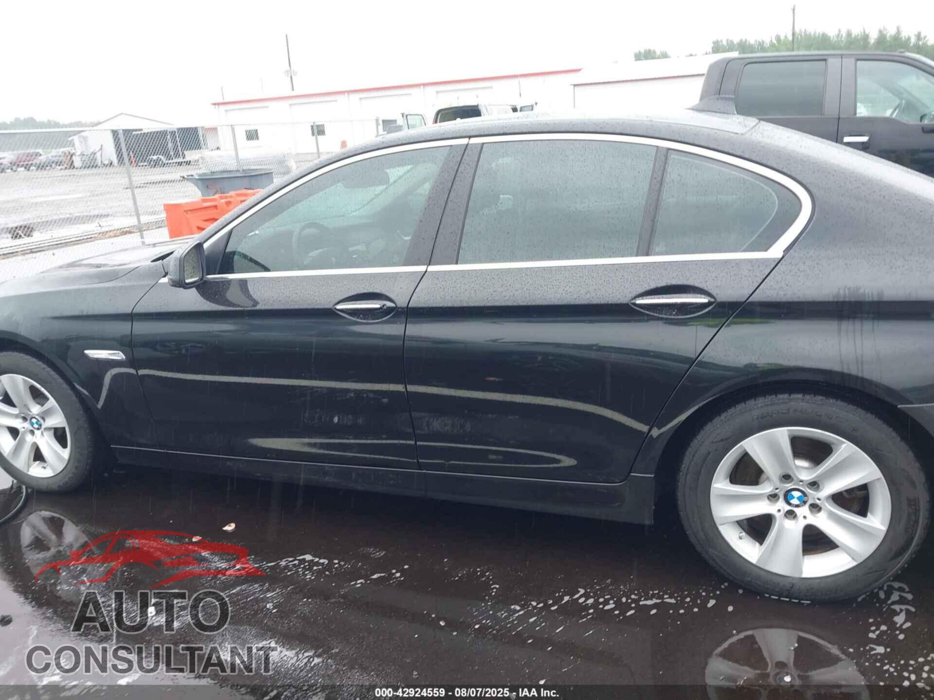 BMW 528I 2011 - WBAFR1C52BC746493