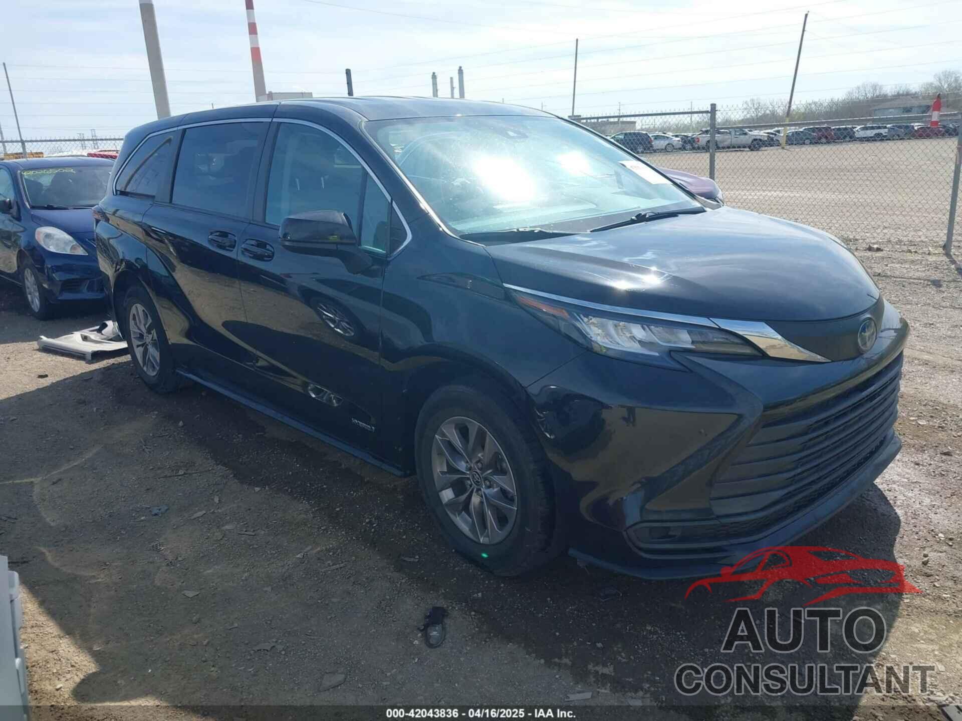 TOYOTA SIENNA 2021 - 5TDKRKEC4MS013804