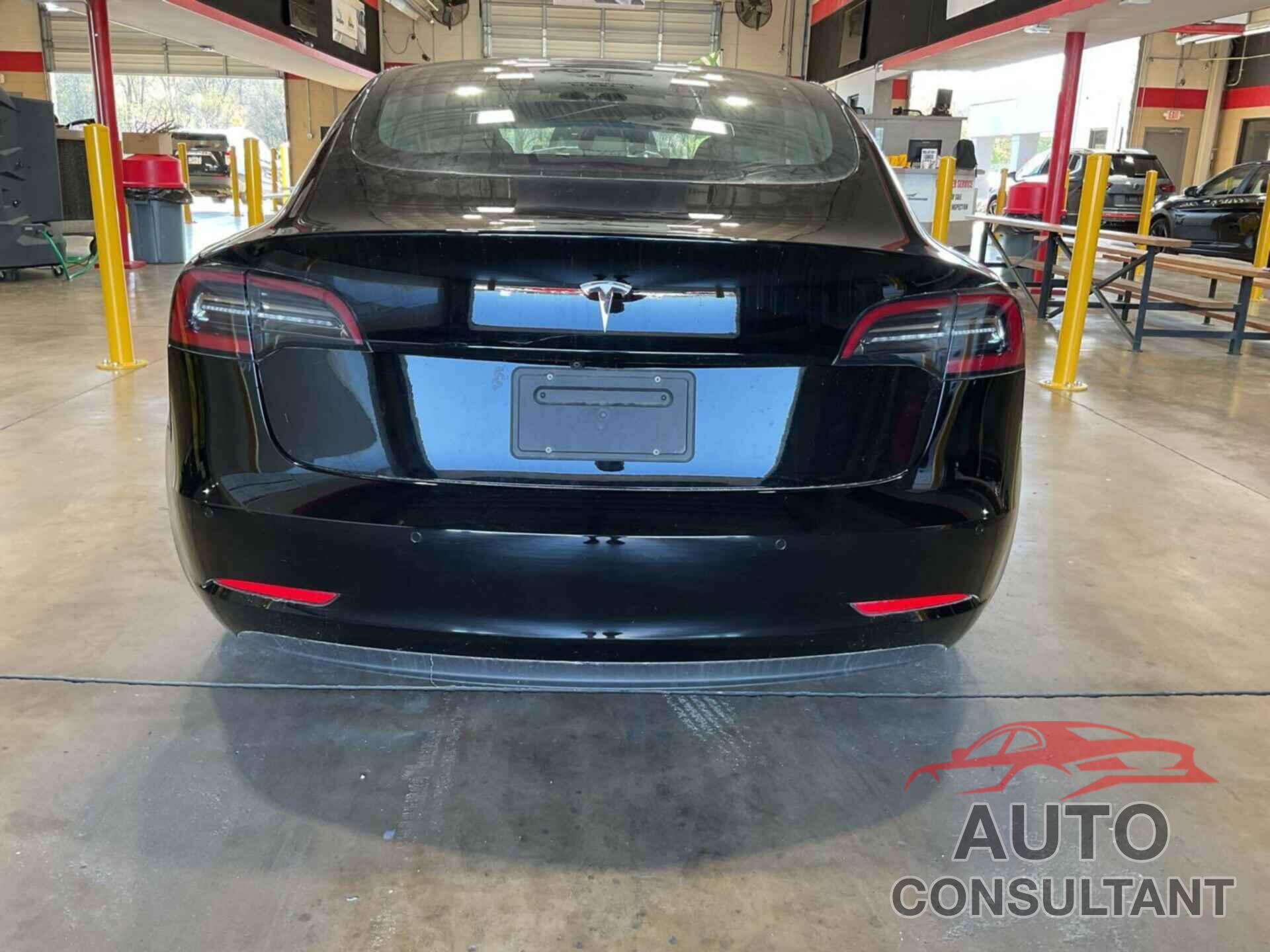 TESLA MODEL 3 2019 - 5YJ3E1EB7KF199048